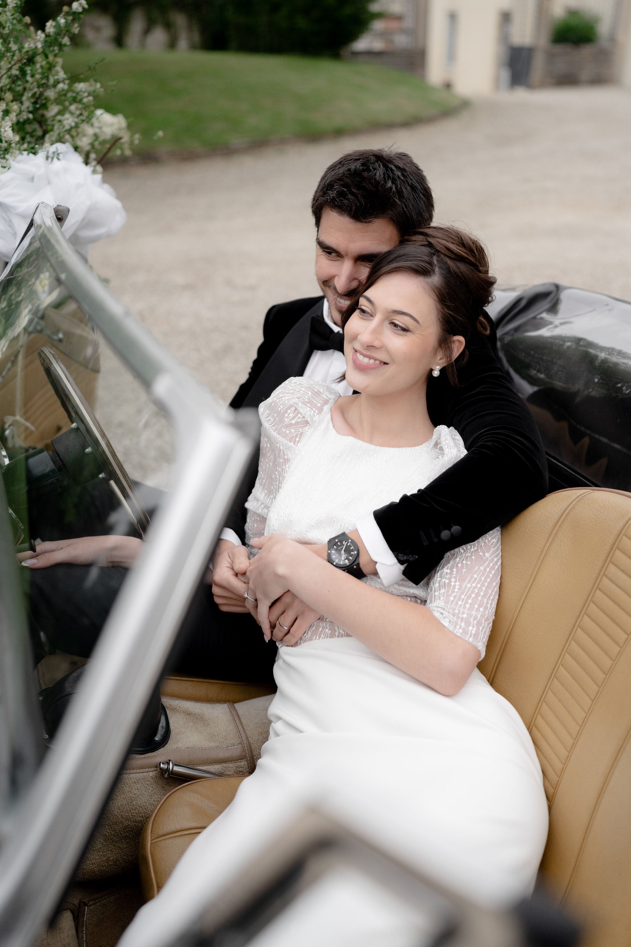 Mariage élégant au Château d’Arcelot : inspiration raffinée pour une mariée moderne et intemporelle - Atelier Lilac