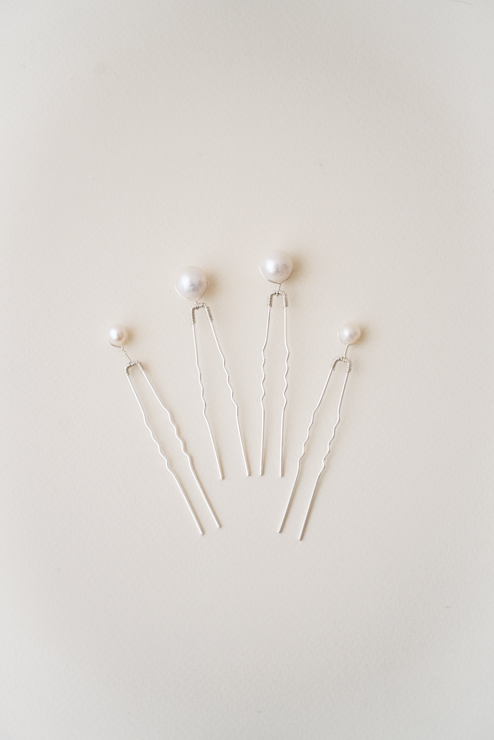 Bari - Bridal hair pin with natural pearls