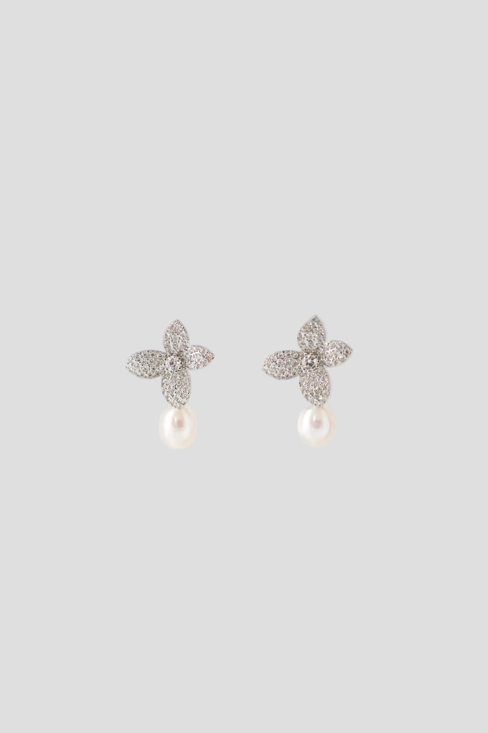 Boucles d'oreilles fleur strass argent et perle naturelle