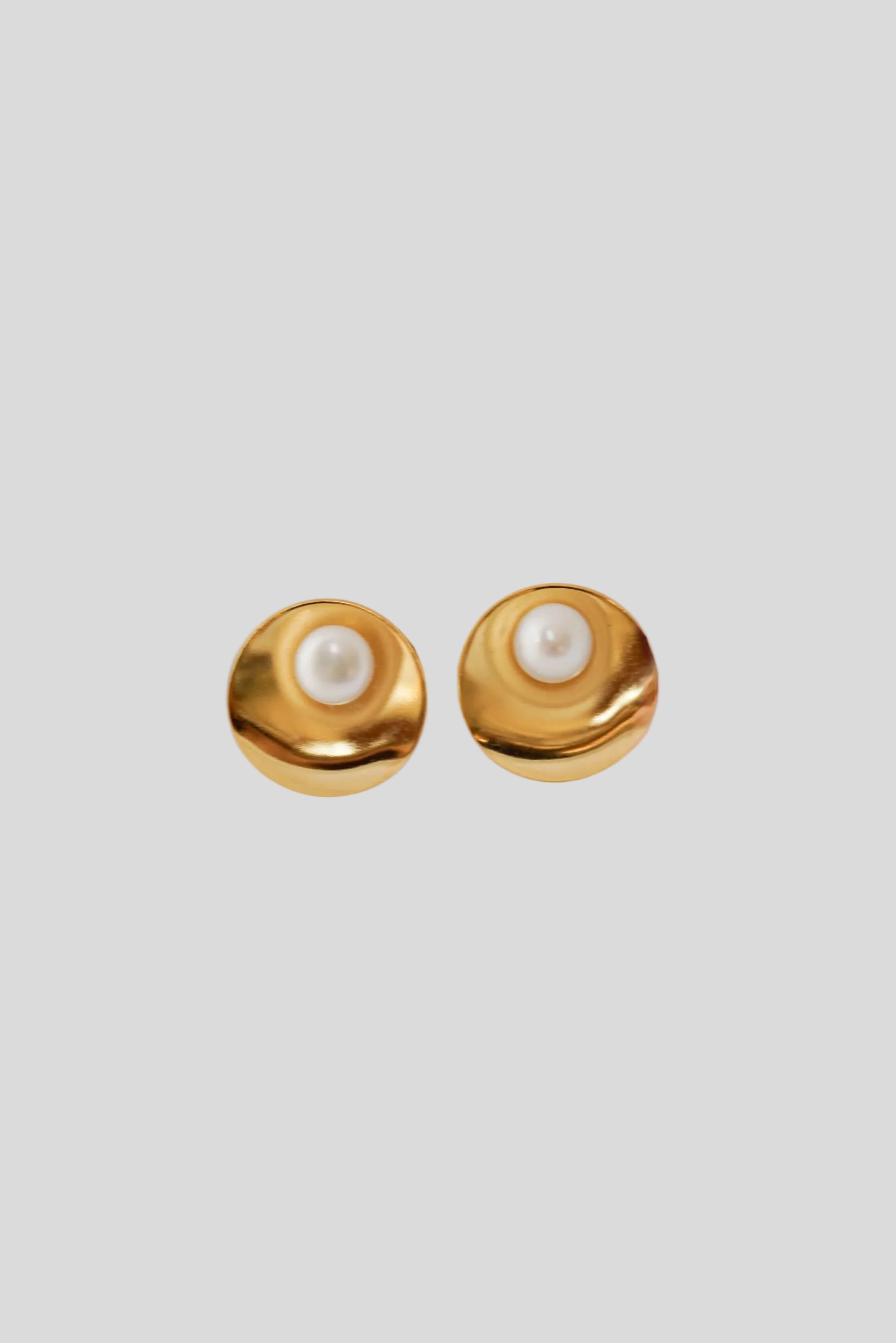 Amara – Boucles d’oreilles corolle & perle de culture