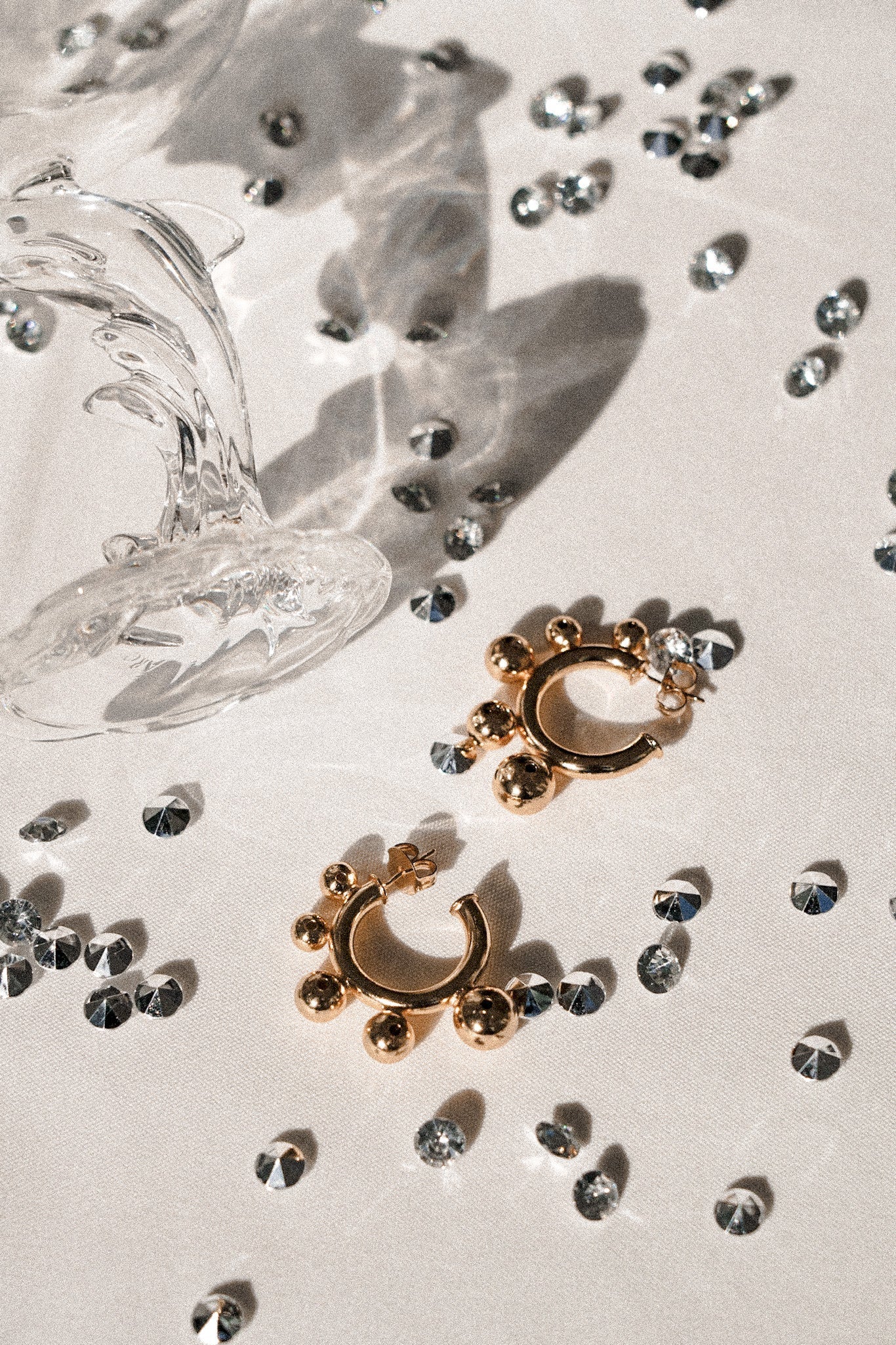 Andrea Créoles - boucles d'oreilles billes dorées - Boucles d'oreilles courtes - Atelier Lilac