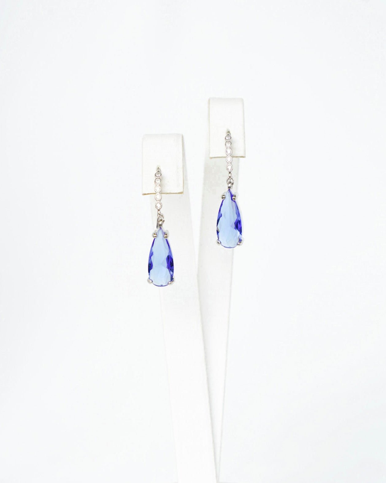 Aster - Boucles d'oreilles pierre bleue - Boucles d'oreilles courtes - Atelier Lilac