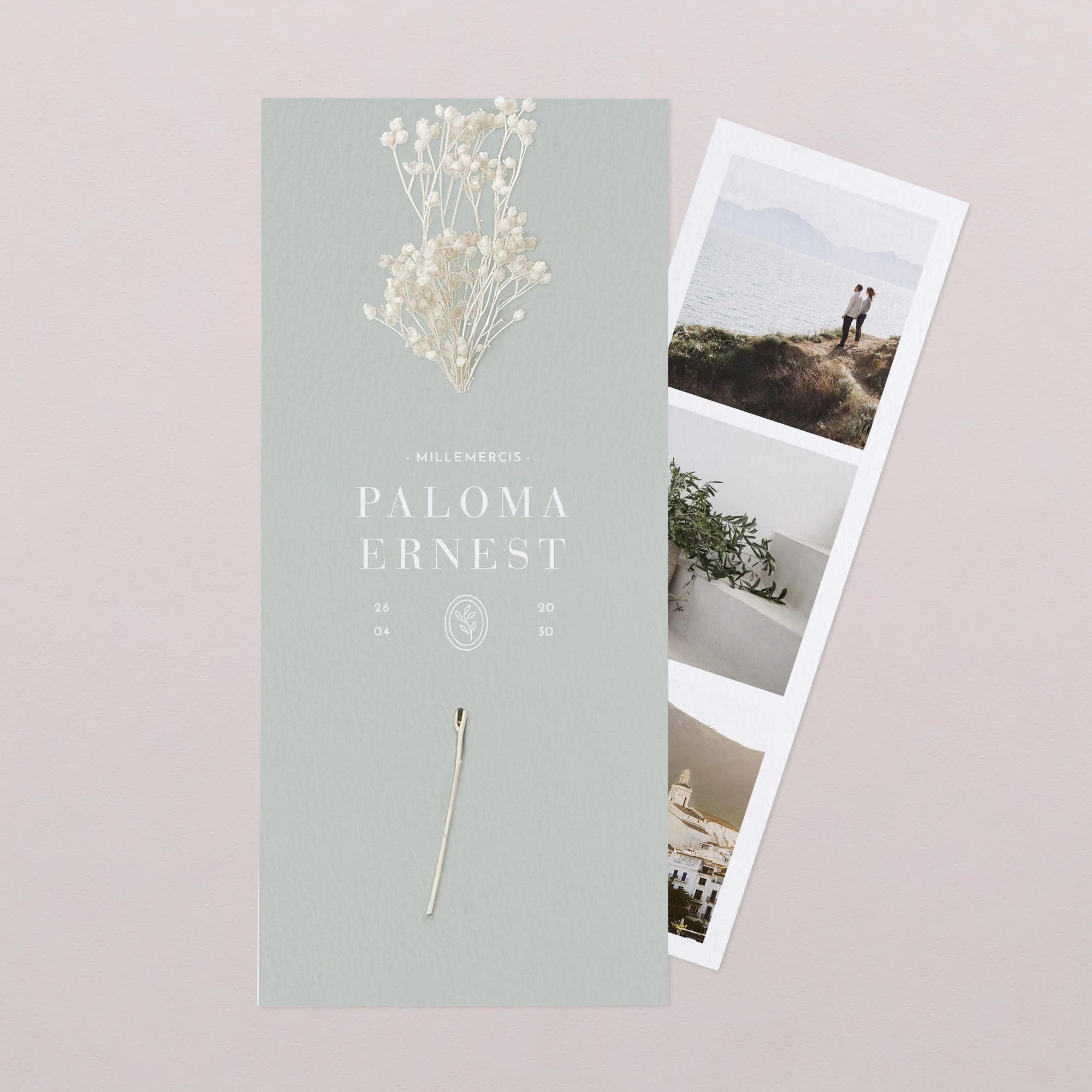 carte de remerciements pour un couple de jeunes mariés avec des photos du couple et leurs prénoms