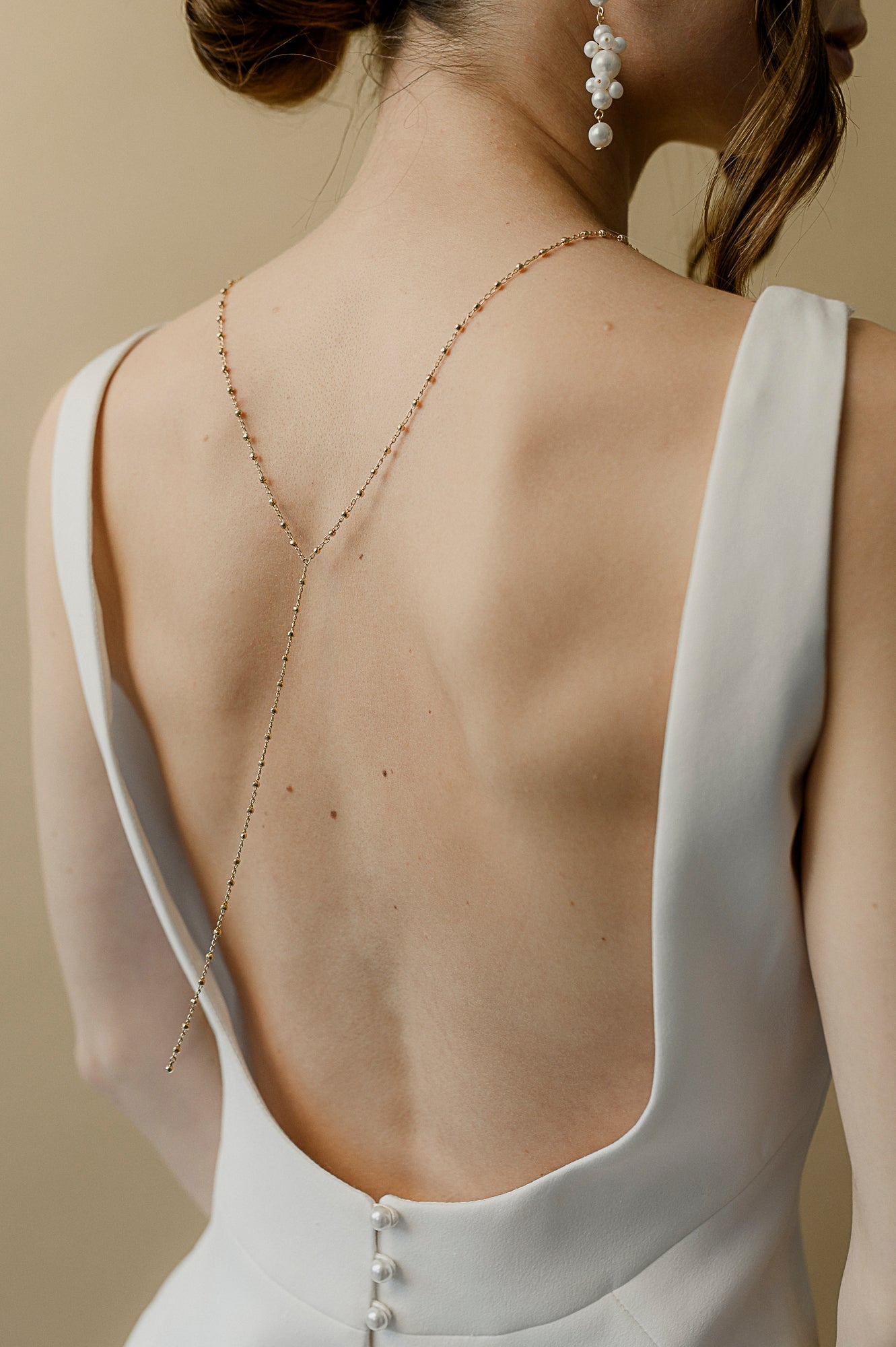 Flamant - Collier dos nu chaîne à billes - Collier de dos - Atelier Lilac