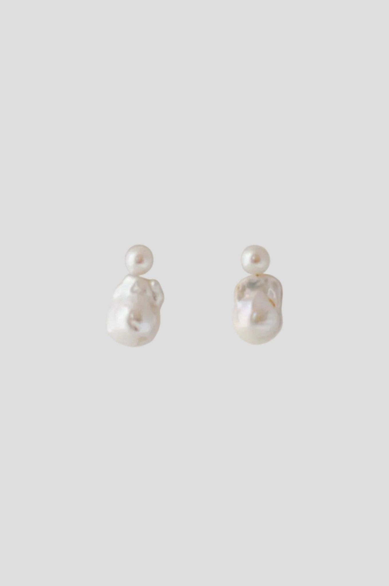 Jaha - Boucles d'oreilles sculpturales en perles baroques - Boucles d'oreilles courtes - Atelier Lilac