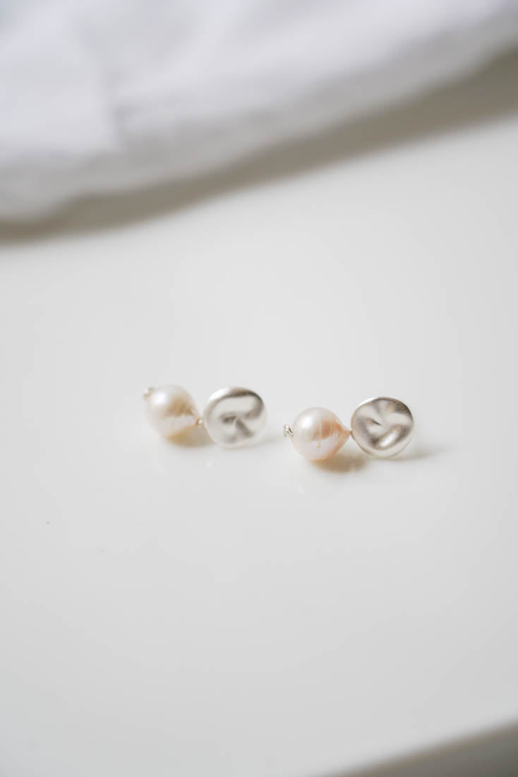 Marinha - Boucles d'oreilles courtes perle baroque - Boucles d'oreilles courtes - Atelier Lilac