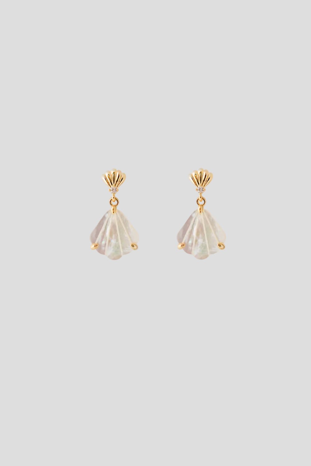 Zee - Boucles d'oreilles coquillage en nacre et zirconiums - Boucles d'oreilles courtes - Atelier Lilac