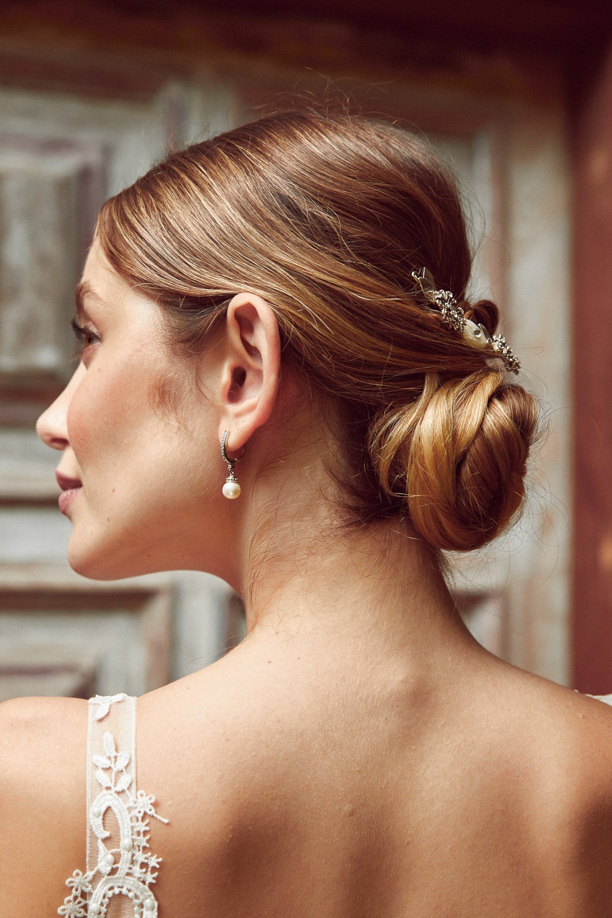 Boucles d'oreilles courtes de mariage avec perle