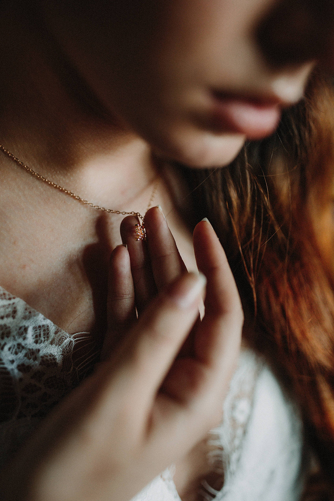 Poétique - Collier de dos Romantique