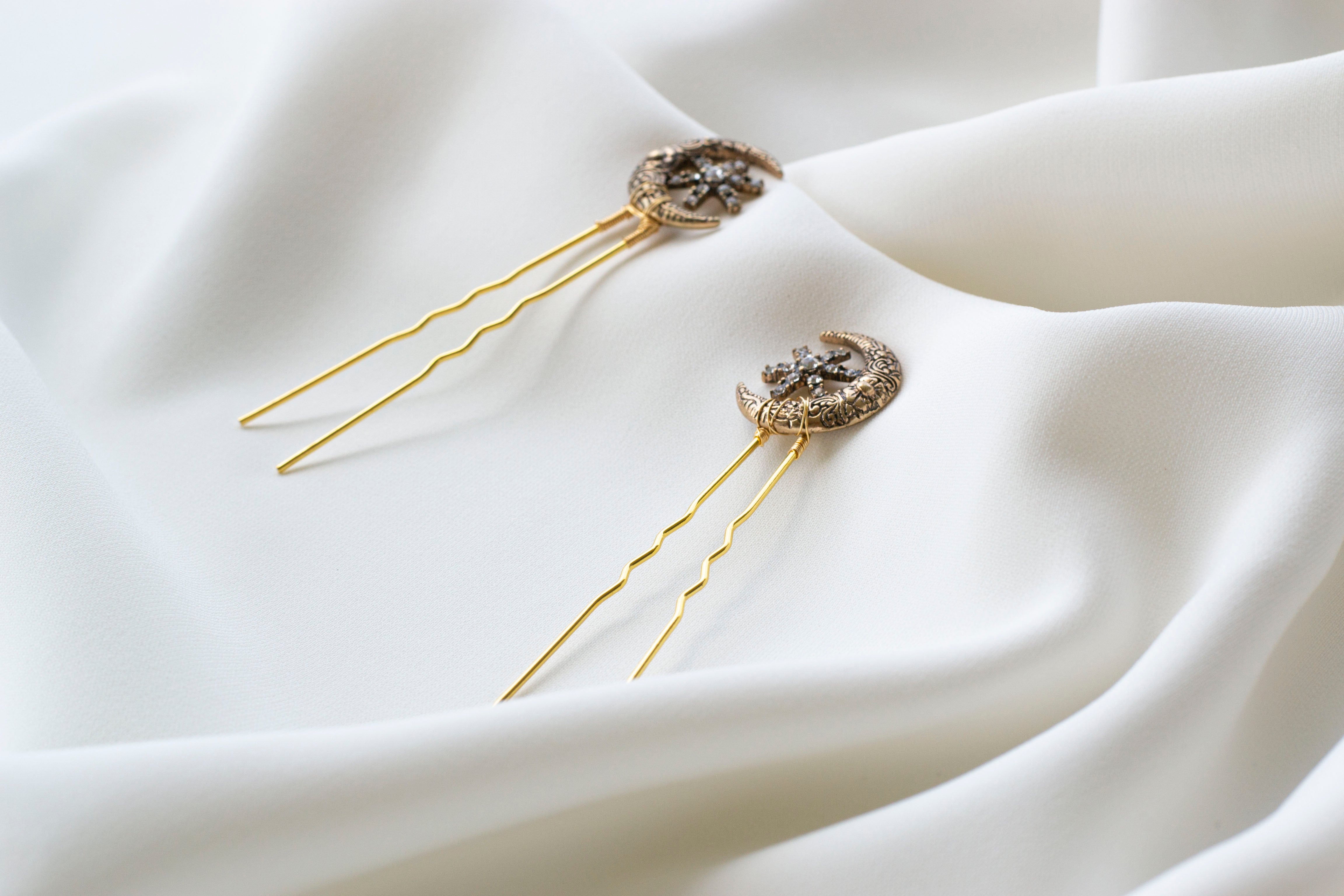 Pic à cheveux or lune et étoile mariage céleste