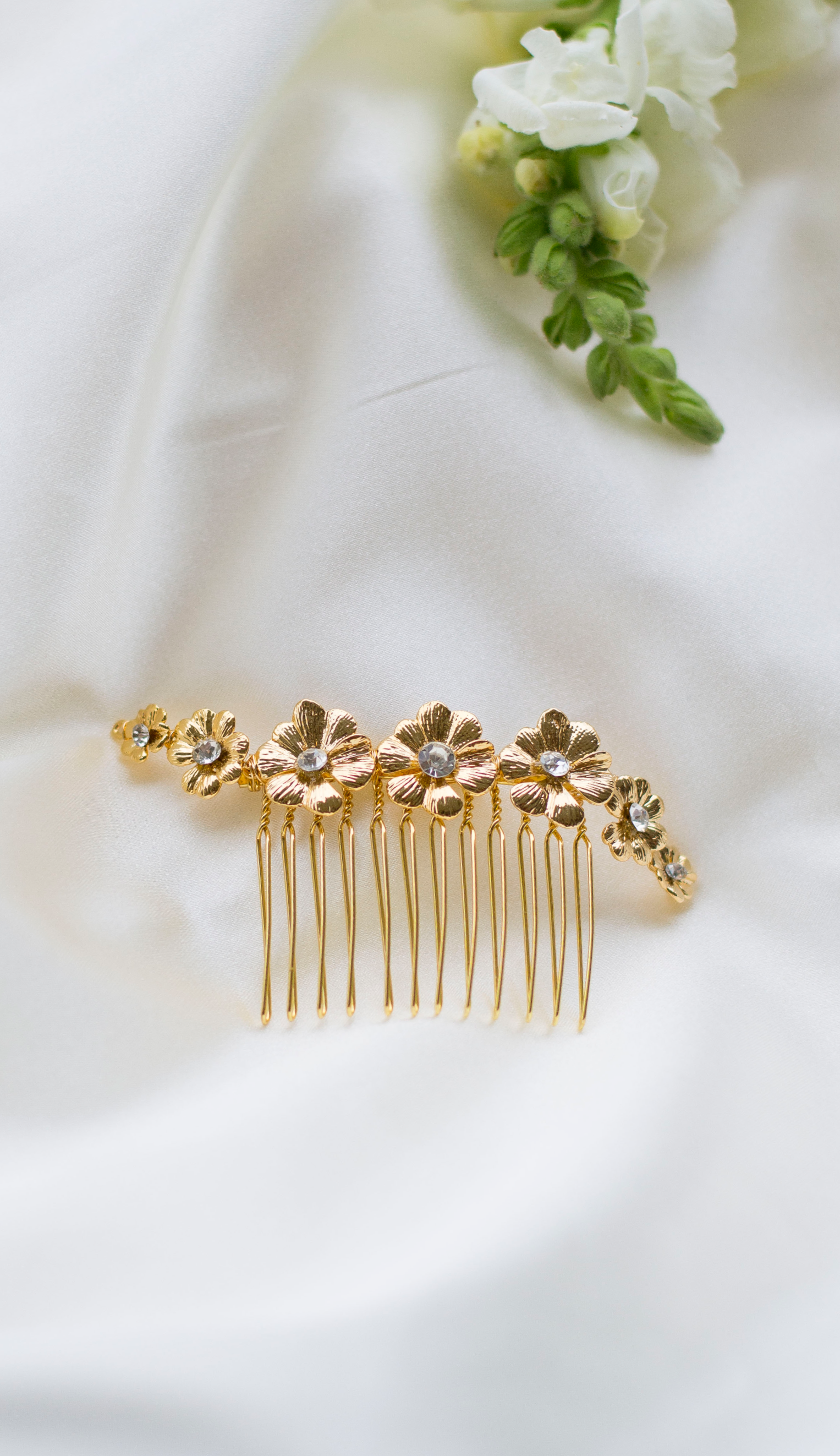 peigne de mariage en or esprit floral avec une strass