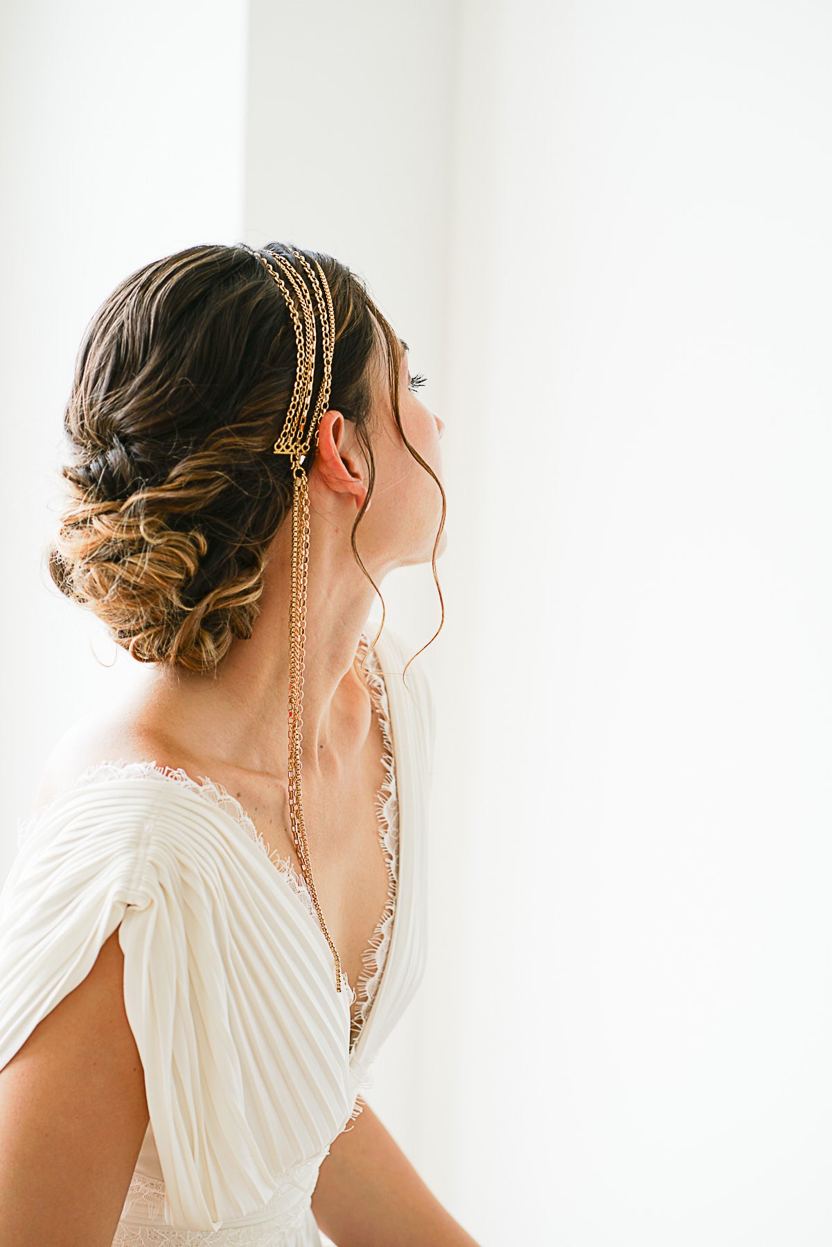 Bijou de tête romantique et élégant avec chaines