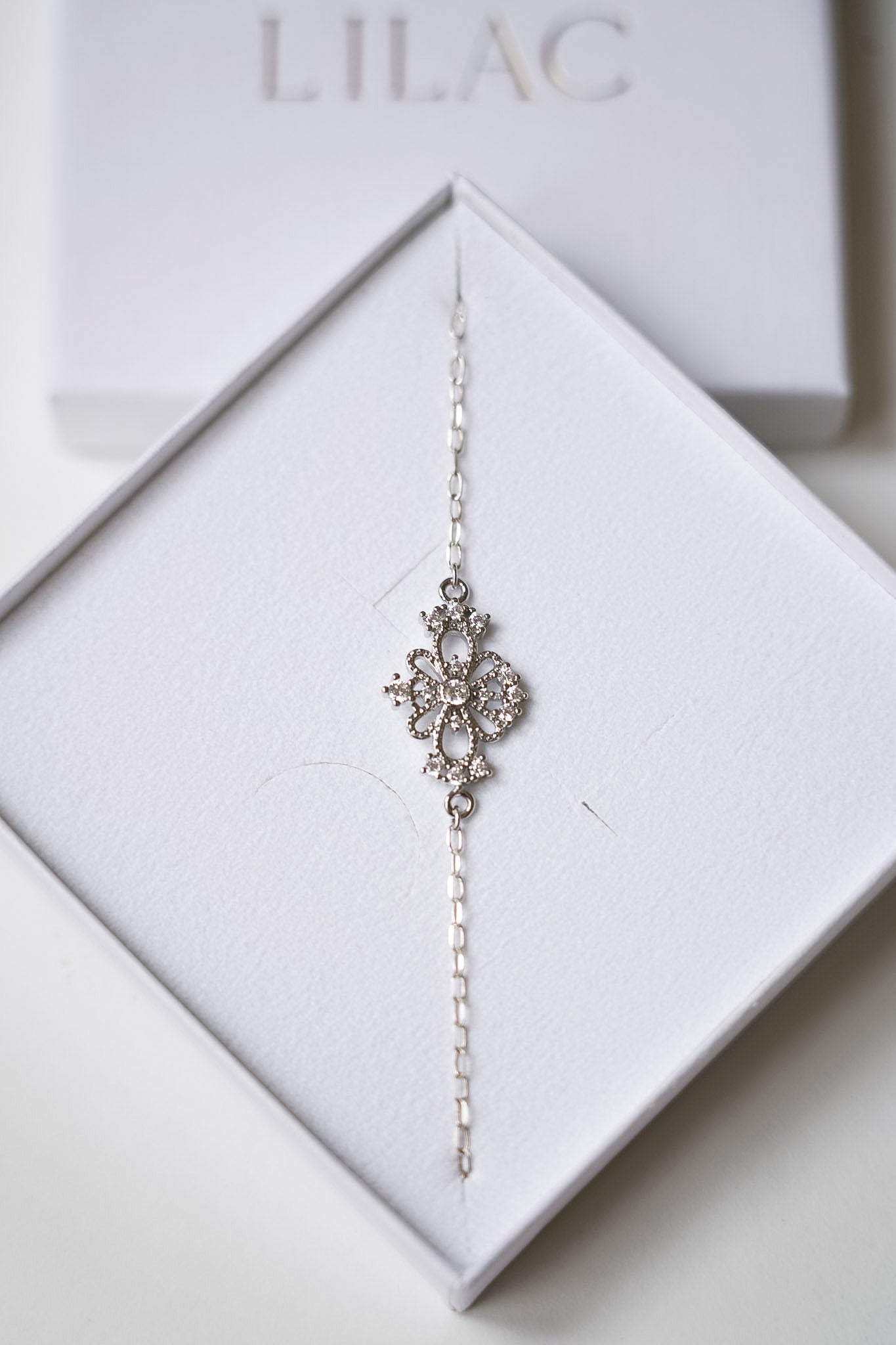 bracelet de mariage pour un cadeau pour la mariée dans sa boîte de rangement