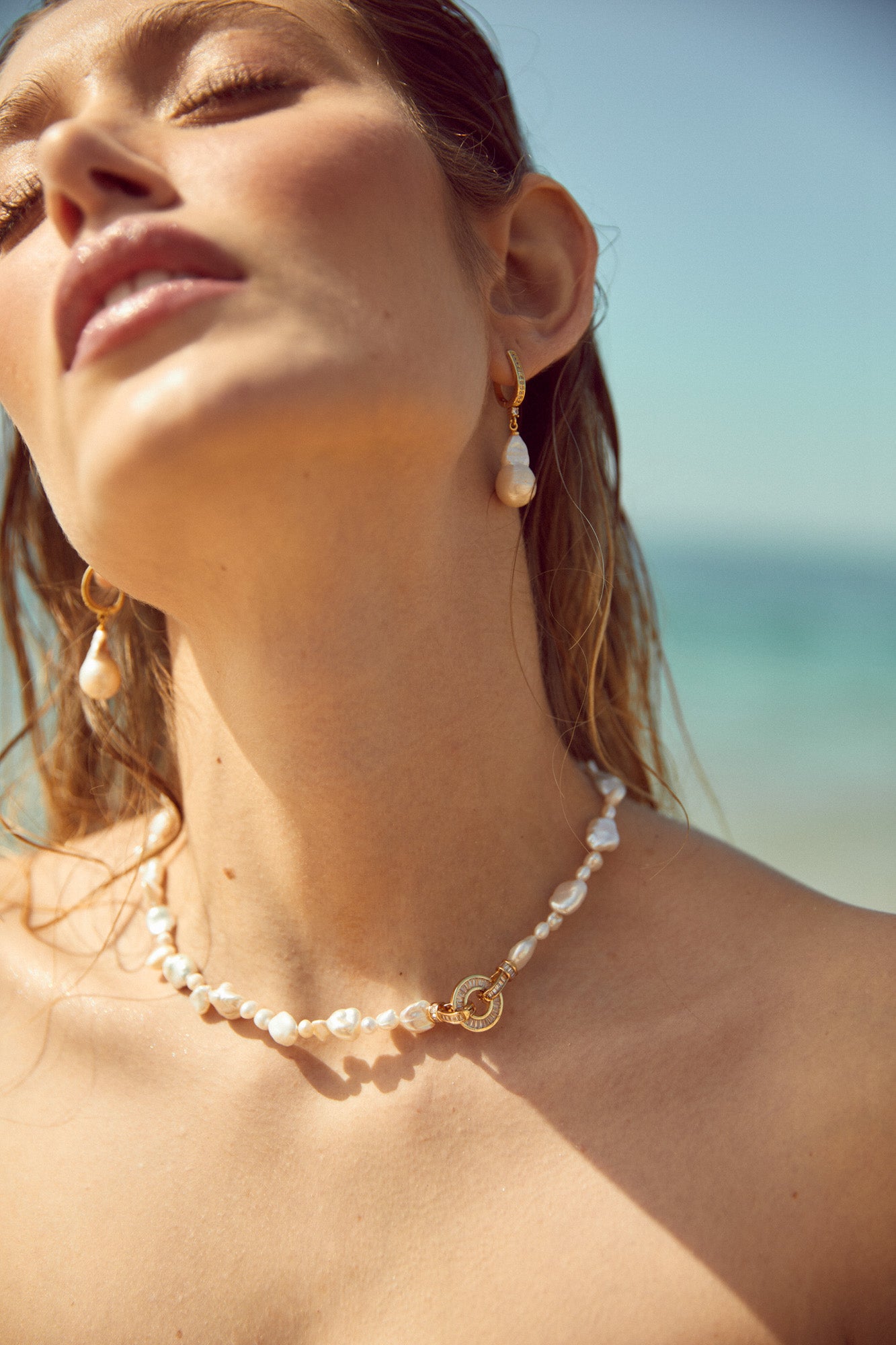 Collier de perles élégant et ras de cou