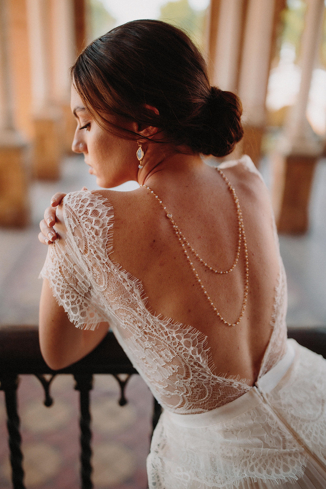 Collier nuptial avec des perles romantique