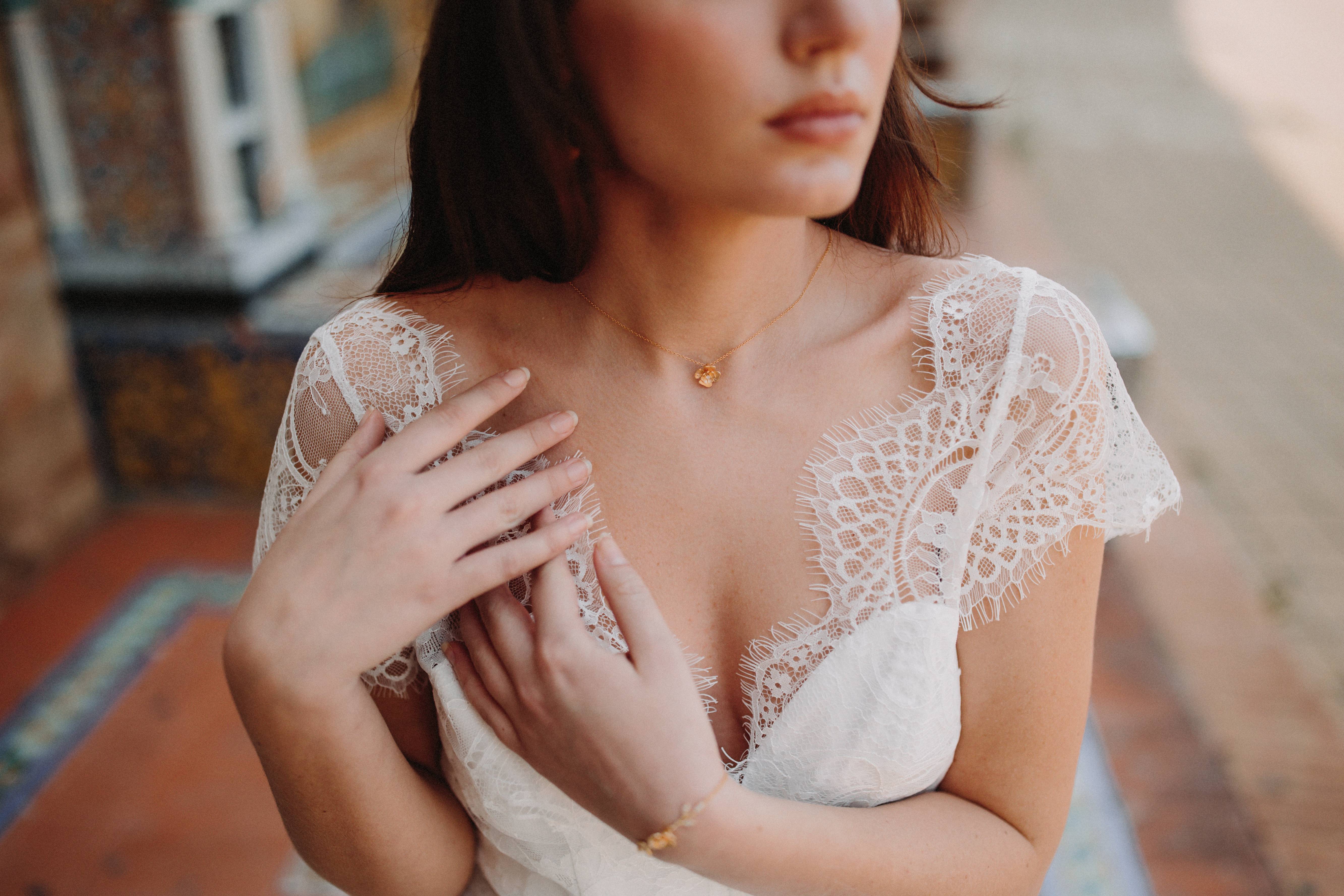 Collier doré à fleur