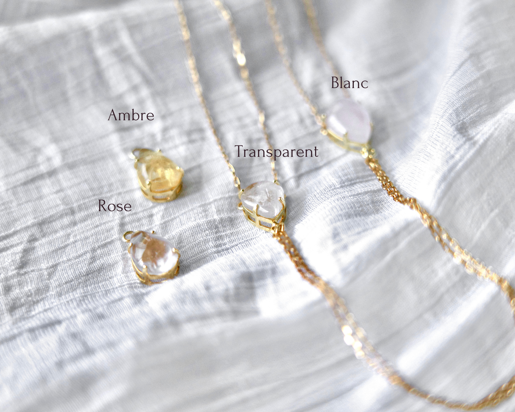 collier de dos et ses différentes options de cristaux pour l'assemblage du dos du collier