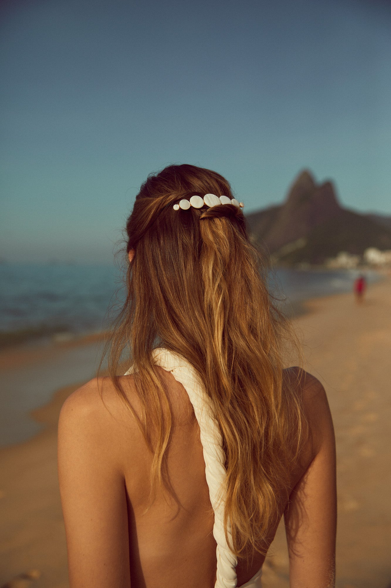 Barrette élégante pour mariée sur la plage