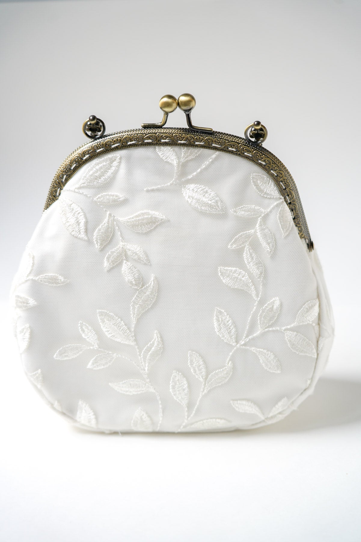 Sac pochette de mariée boheme et romantique Ave cadre en bronze