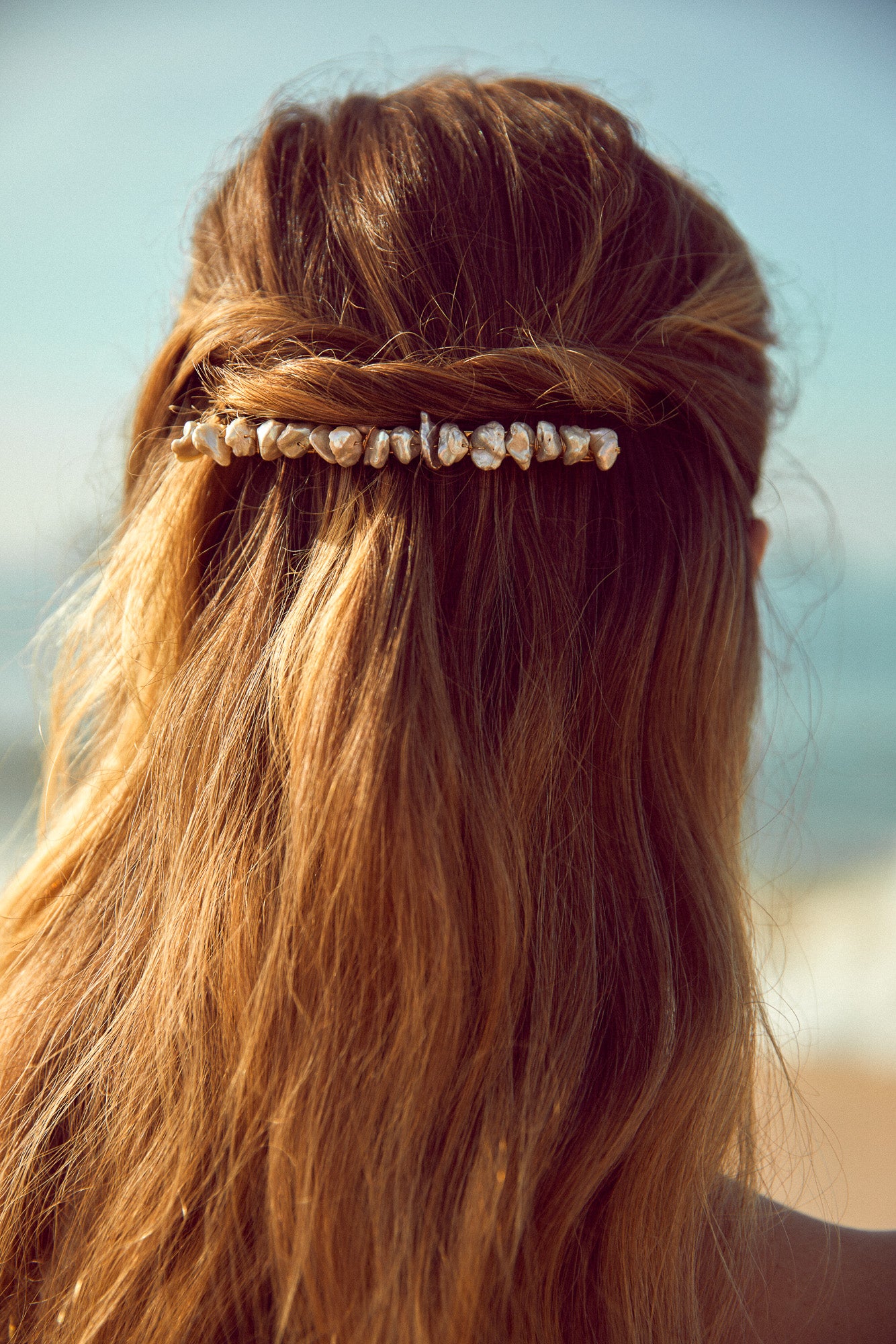 Barrette allongee perles naturelles