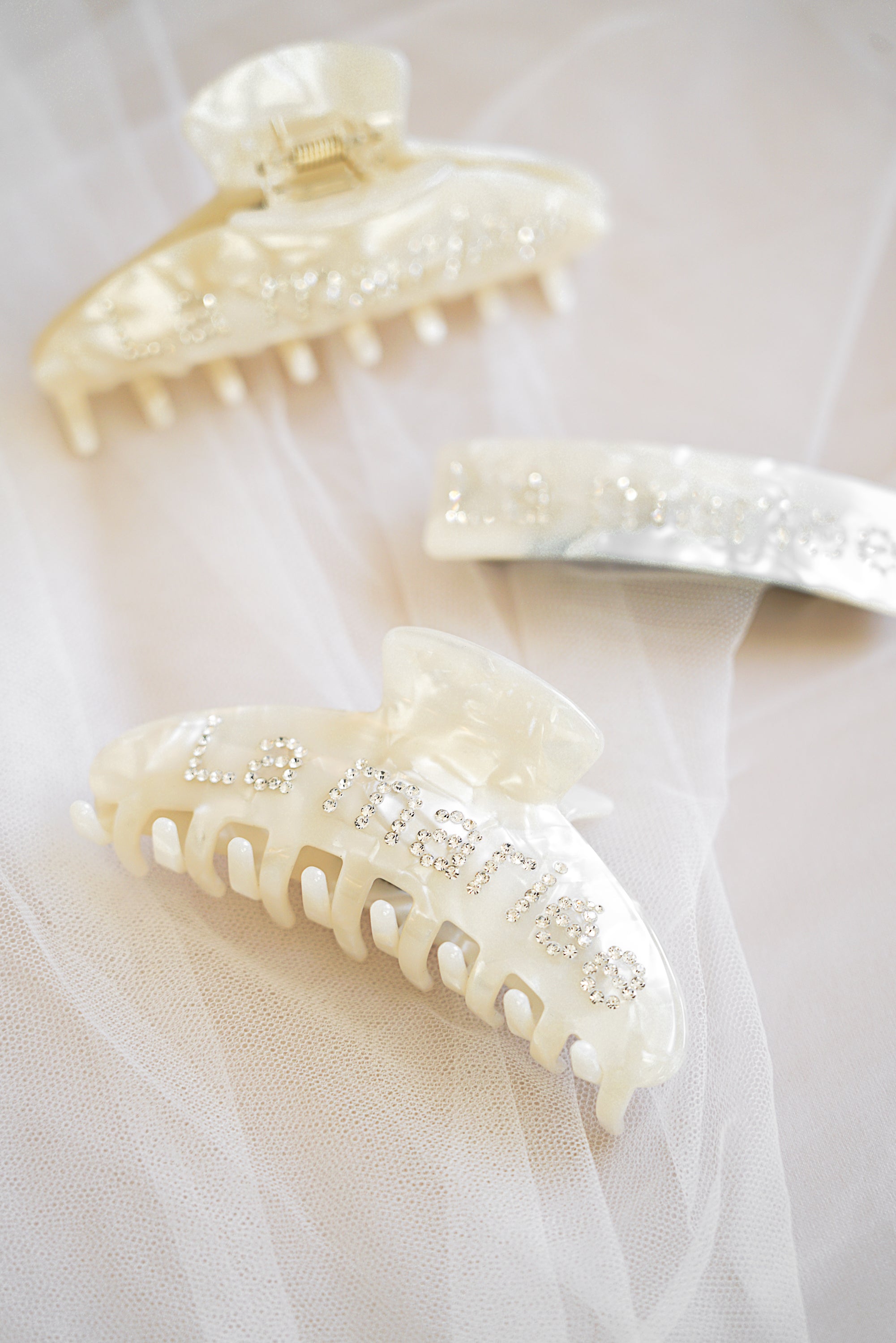 Pinces a cheveux ivoire blanches avec le mor mariée