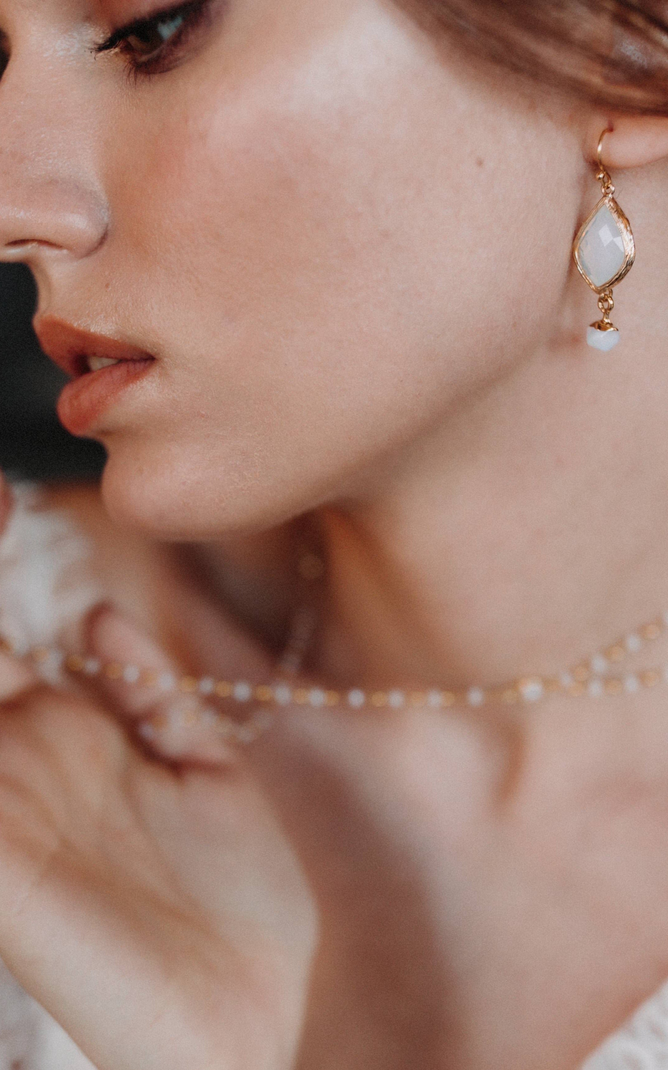 Lune - Moonstone Back Necklace