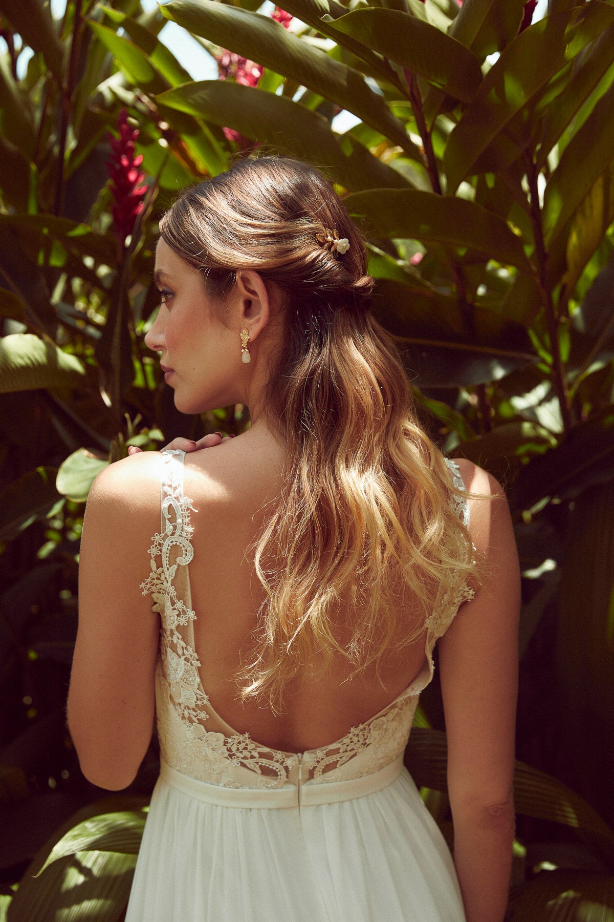 Boucles d'oreilles fleuries avex zircons et quatz rose