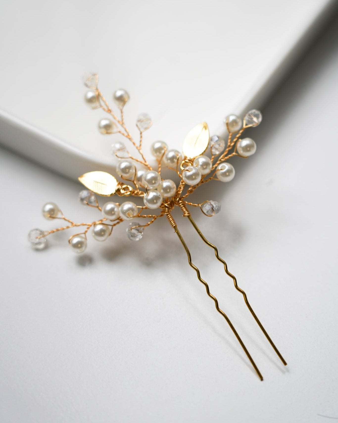 Pic à cheveux de mariée en or et perles