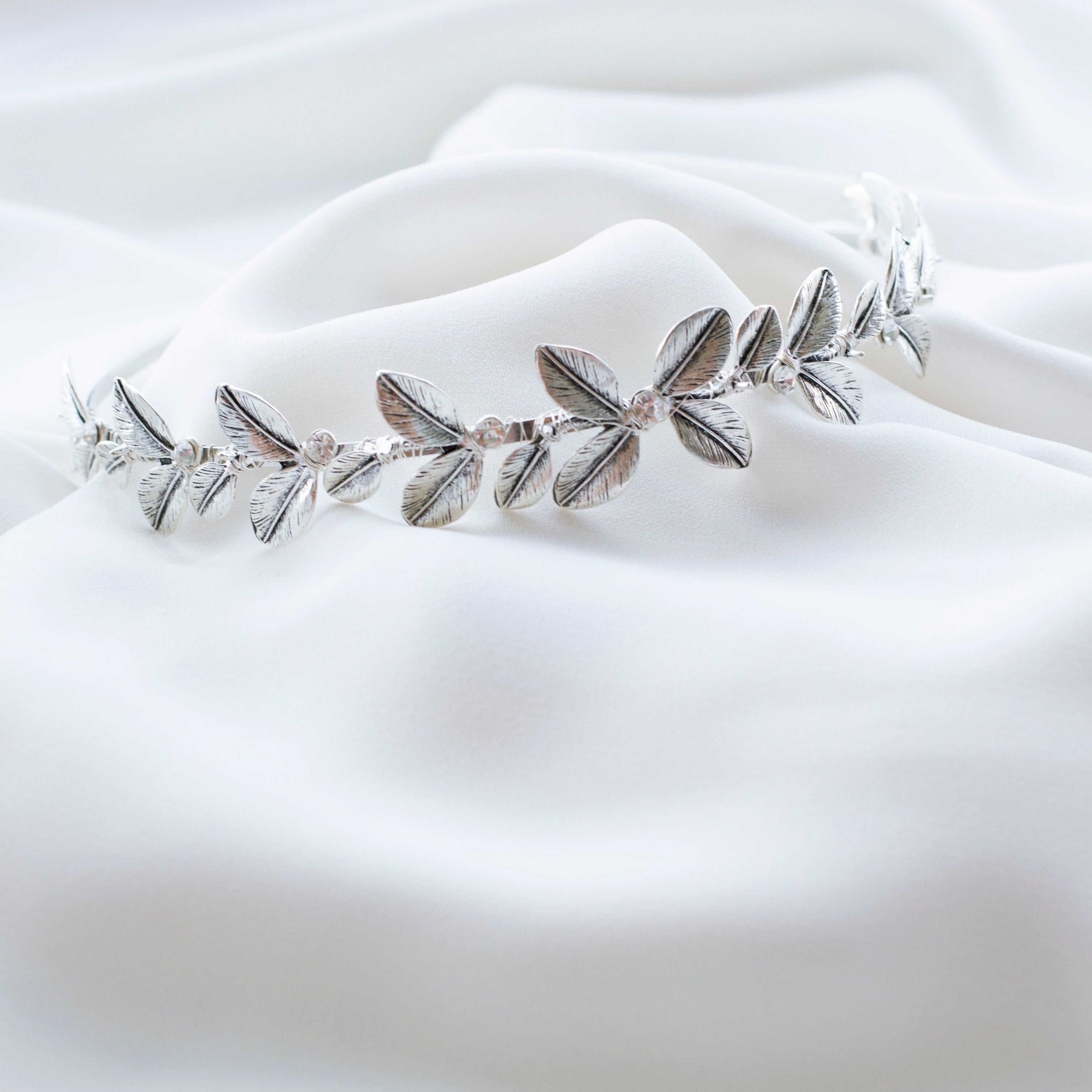 Couronne de mariage fleurie argentée