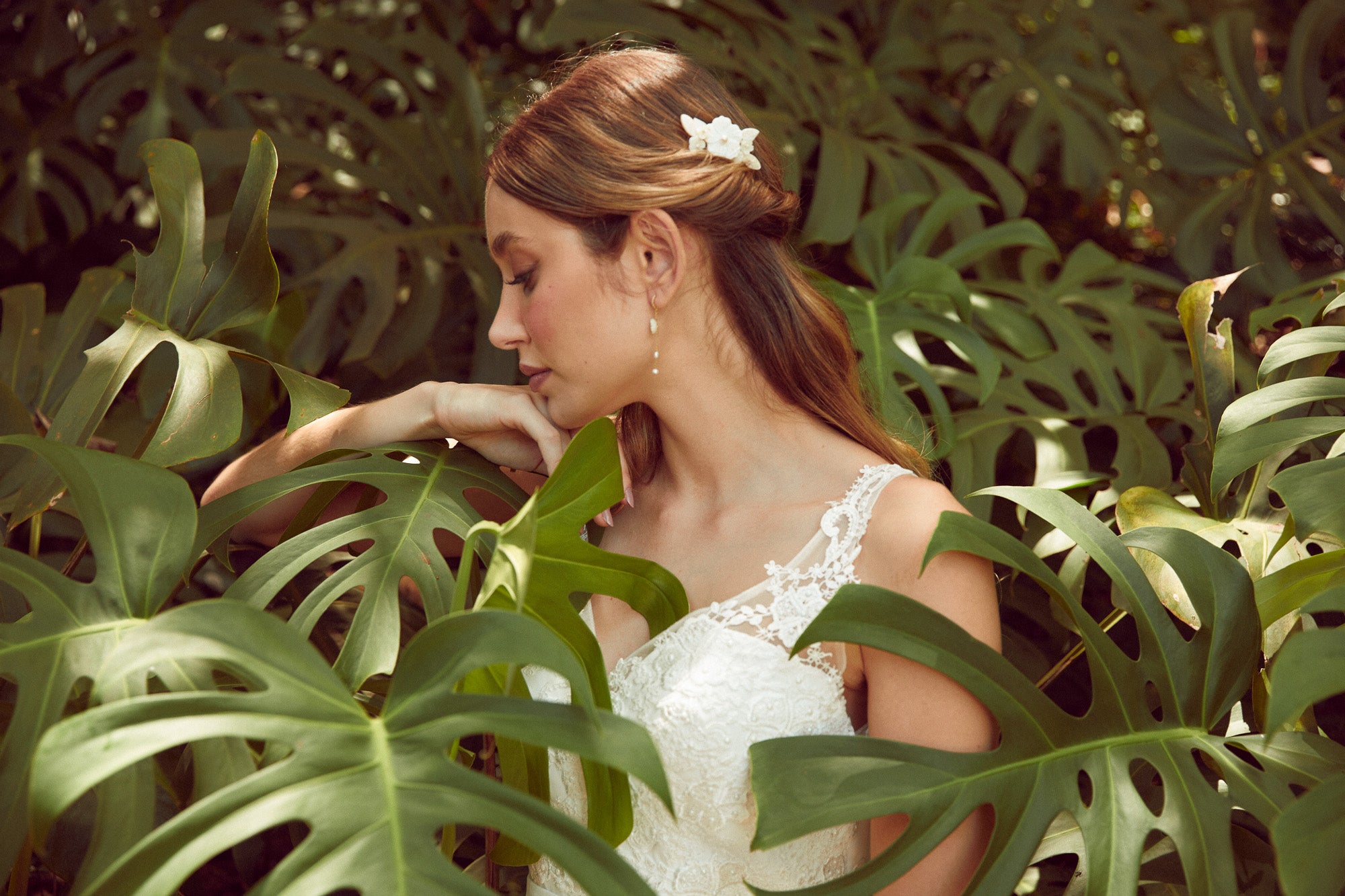 Aura - Pente madrepérola floral, boêmio e romântico