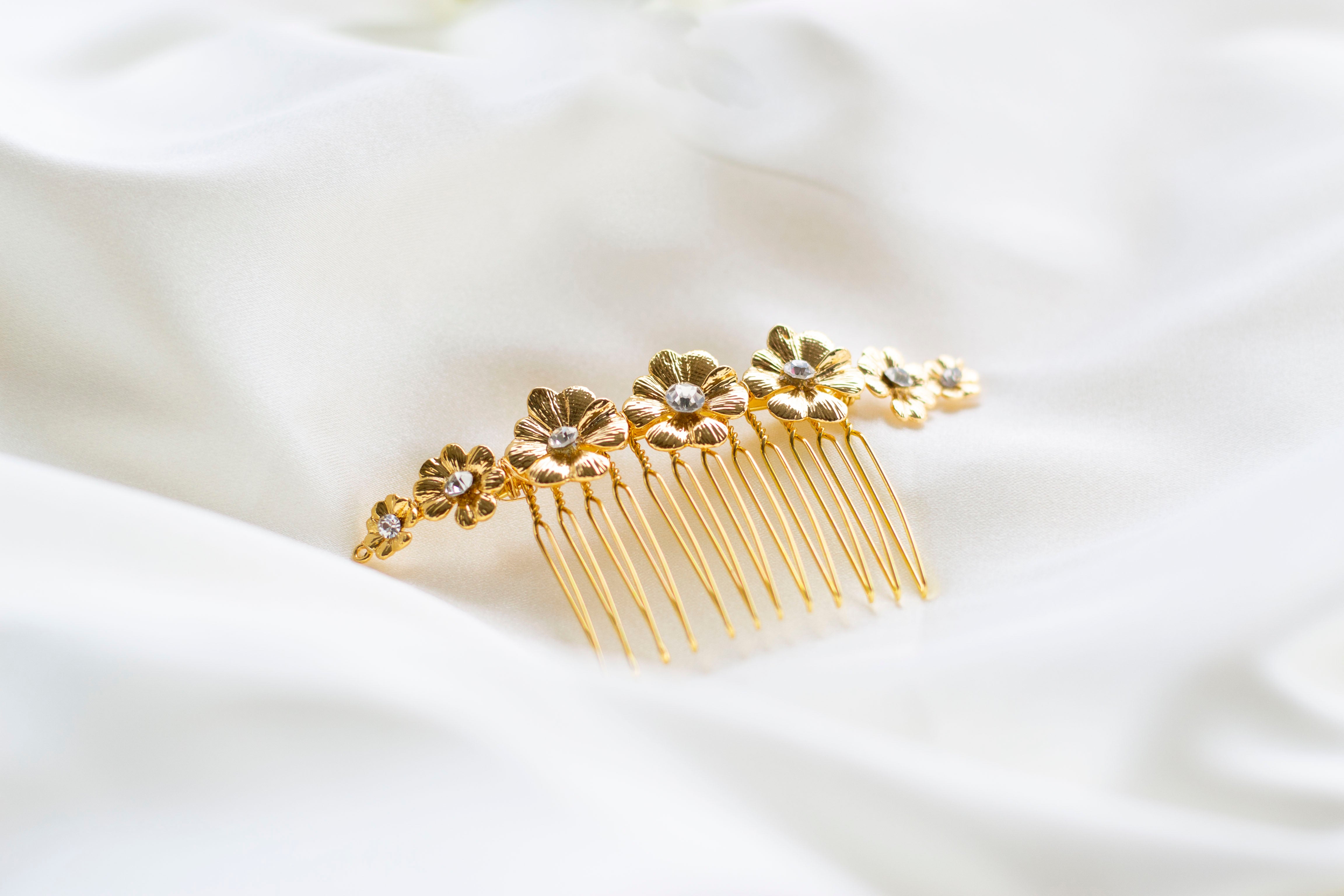 peigne mariage pour la demoiselle d'honneur en or style floral