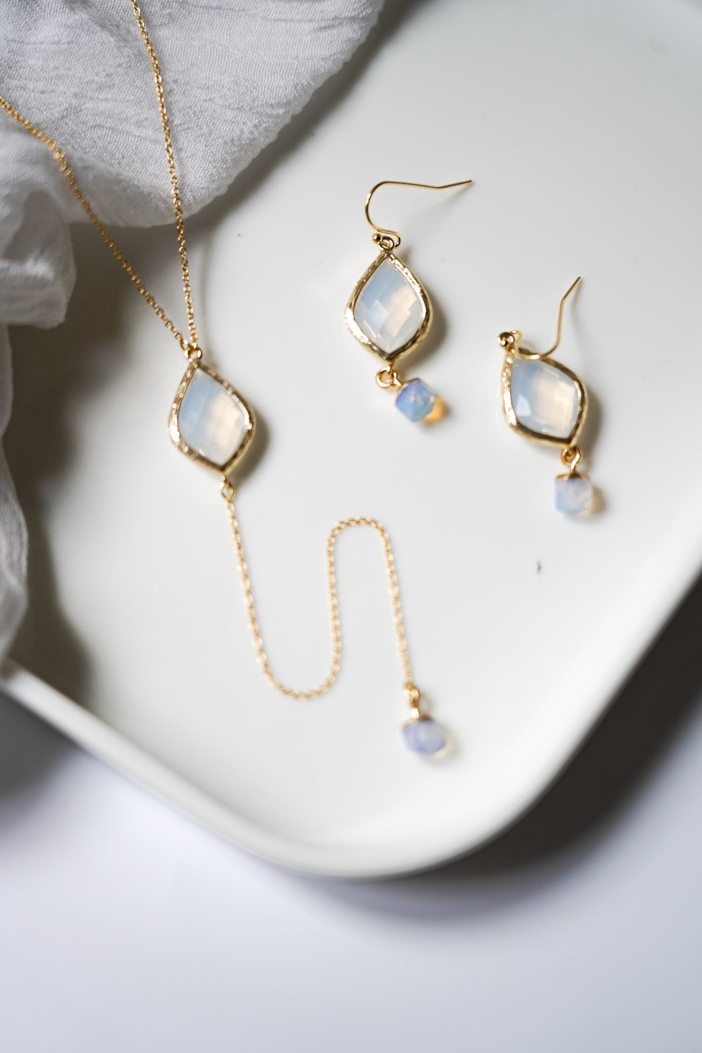 Lune - Moonstone Back Necklace