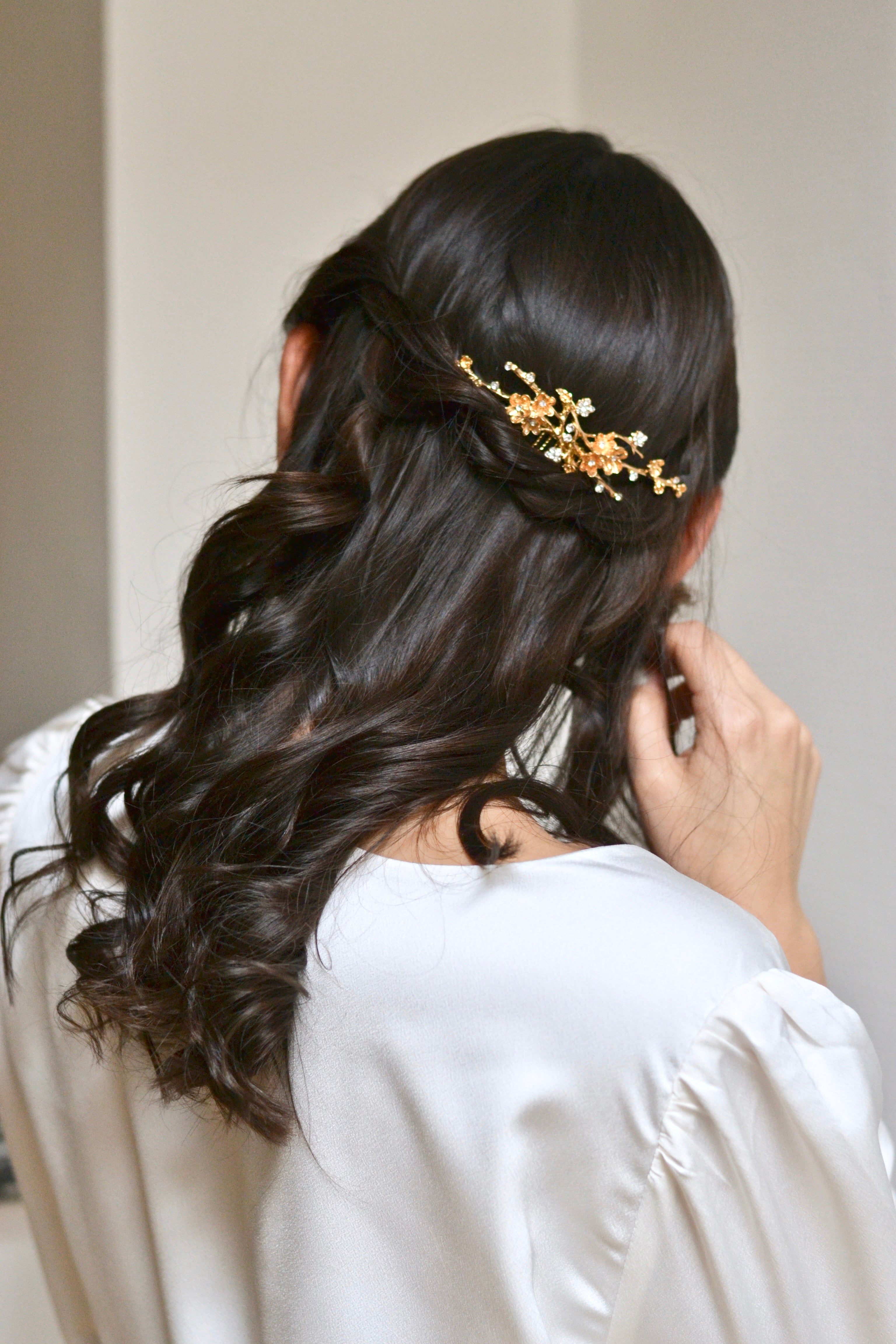 Peigne mariage fleuri cristaux et or