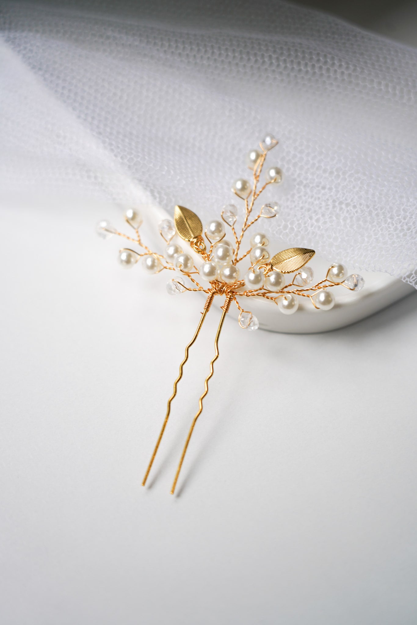 Pic à cheveux mariage floral or et perles