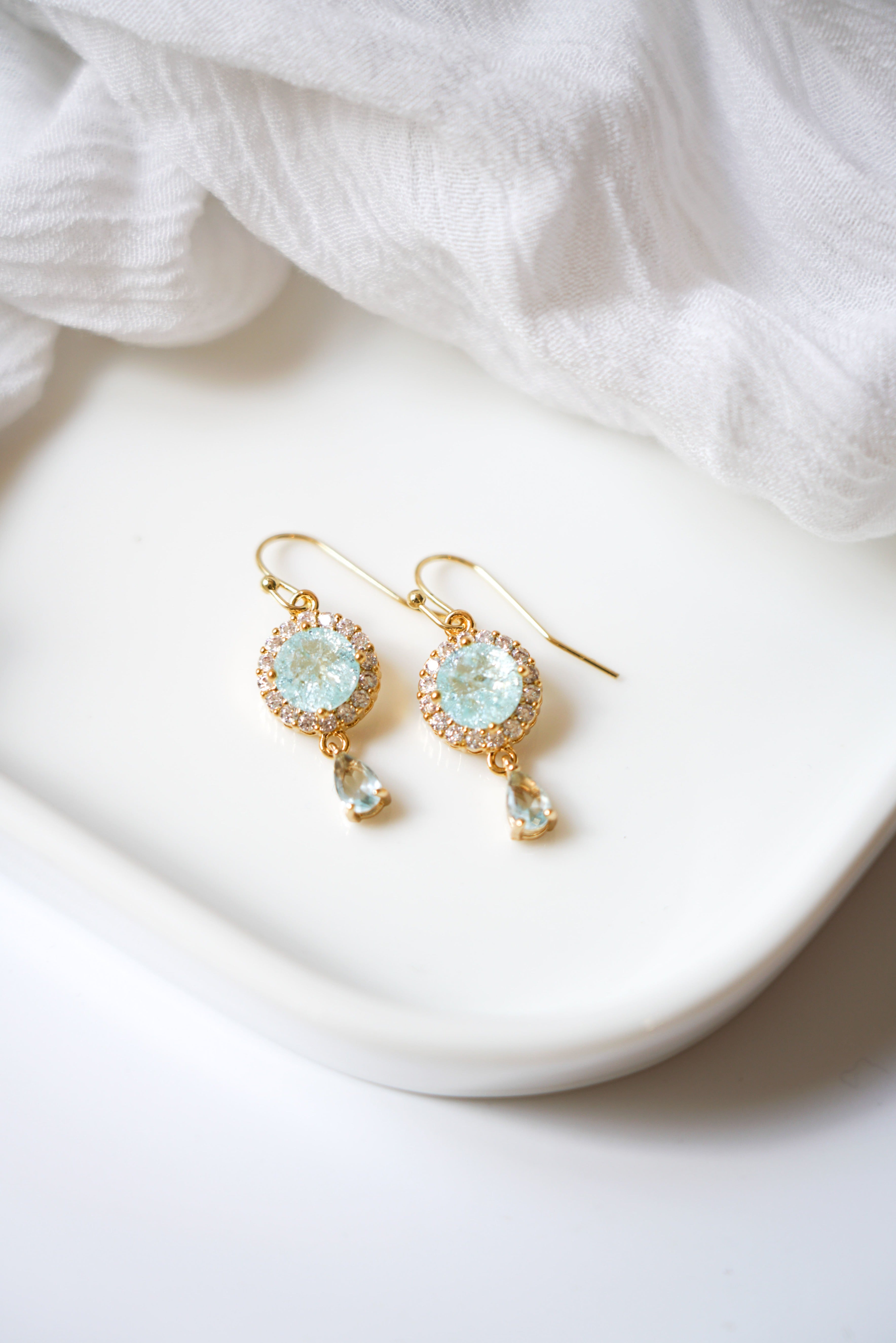 Accessoire de mariage avec pierre bleu