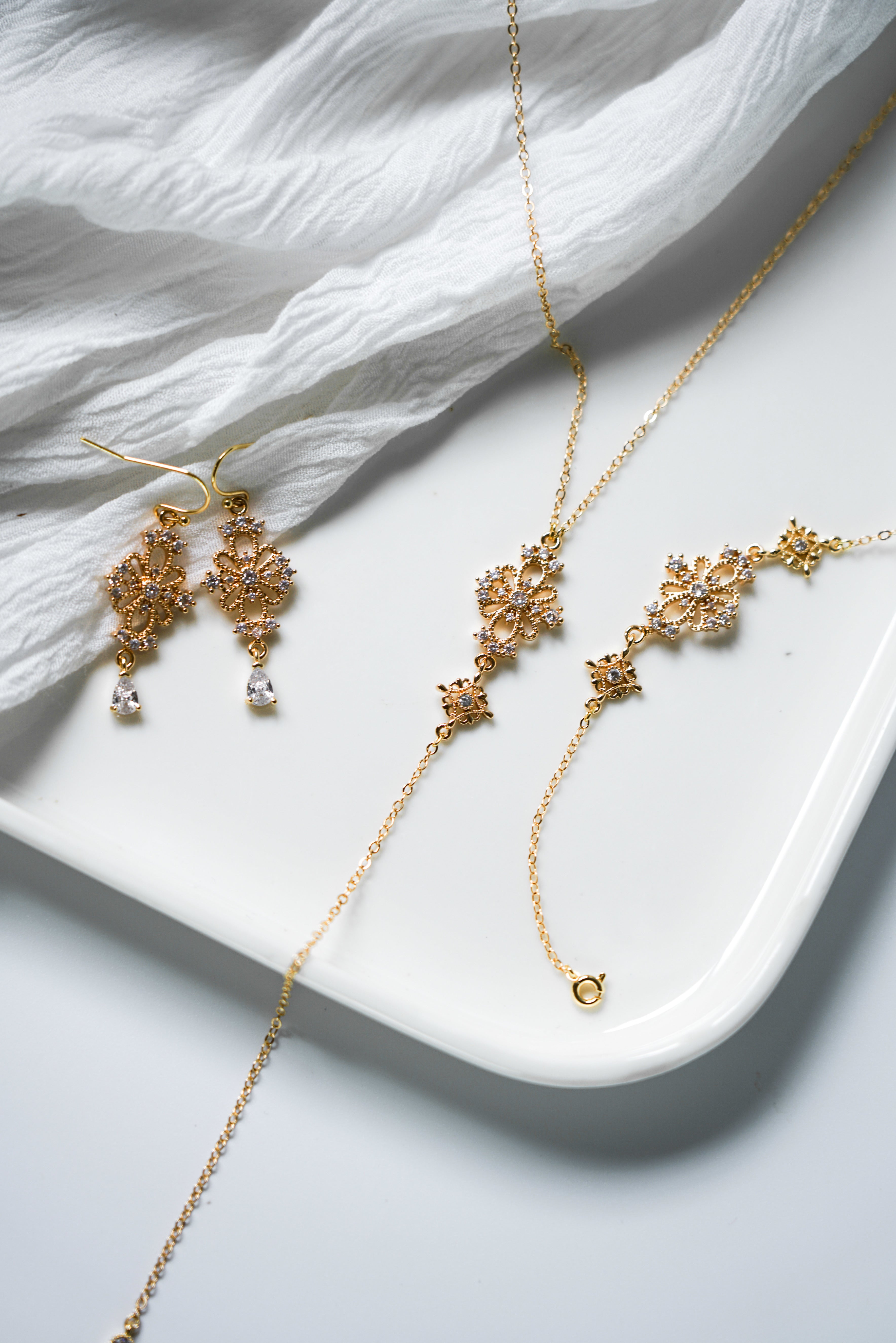 Parure de mariage baroque, en or et cristaux