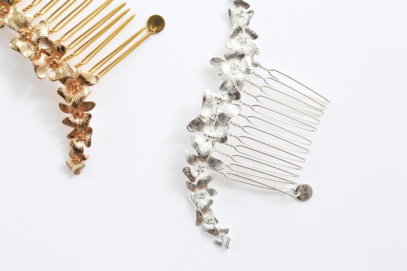 peigne mariage en or et en argent avec des fleurs