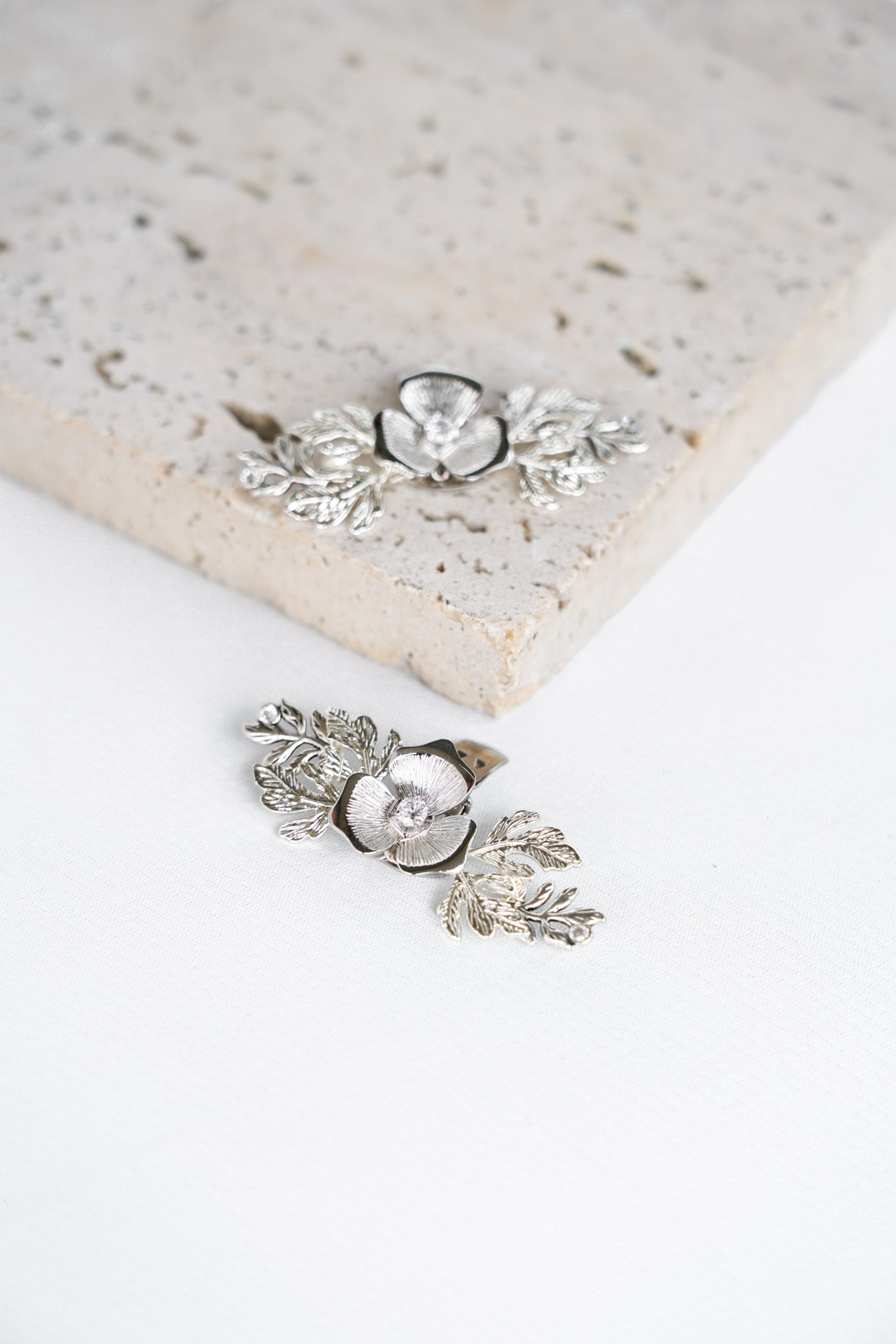 Clip à chaussure à fleur argent