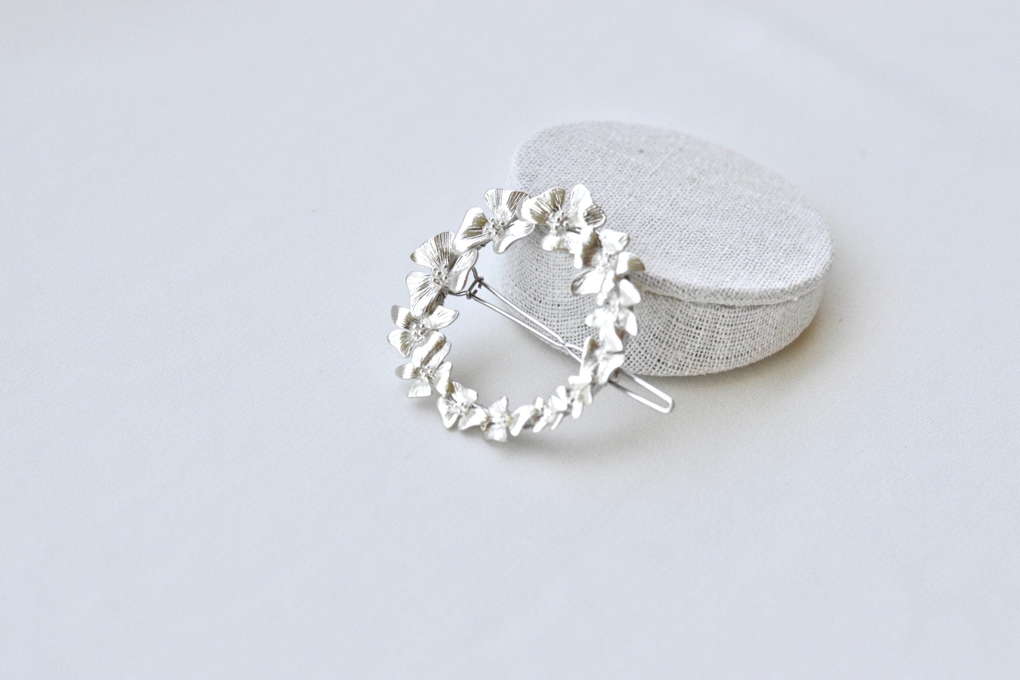 Fleuriste - Barrette circulaire de fleurs - Barrettes - Atelier Lilac