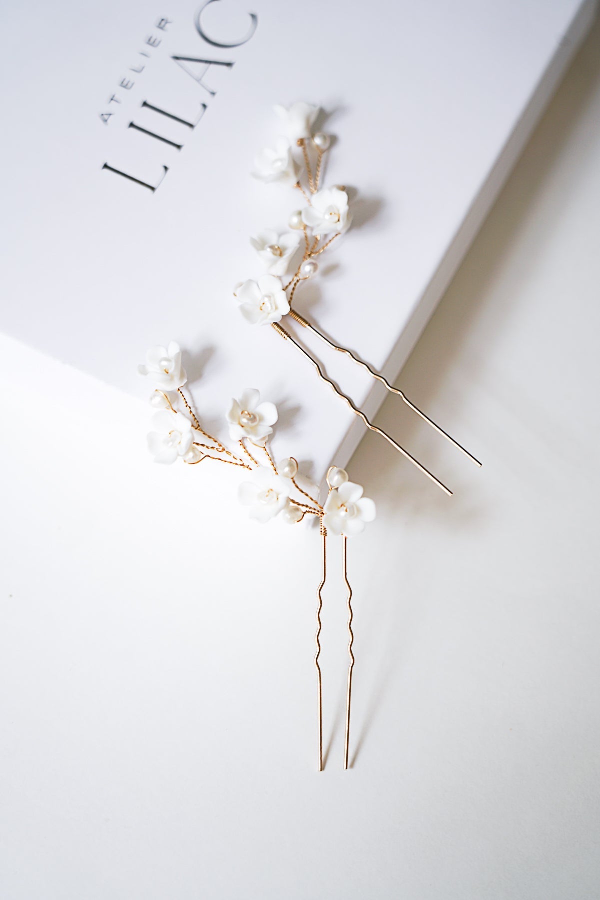 Livia - Pic à cheveux mariage fleurs en porcelaine - Pic double - Atelier Lilac