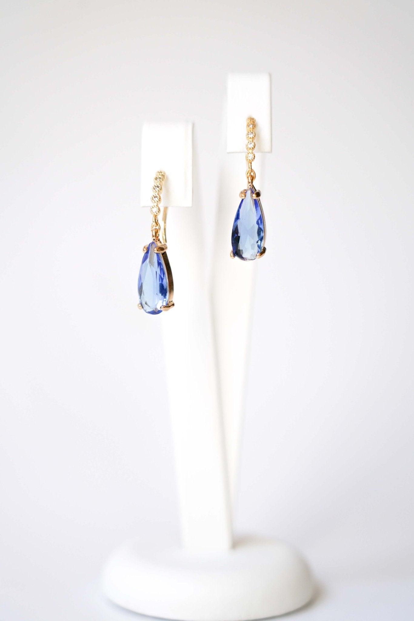 Marine - Boucles d'oreilles pierre bleue - Boucles d'oreilles courtes - Atelier Lilac