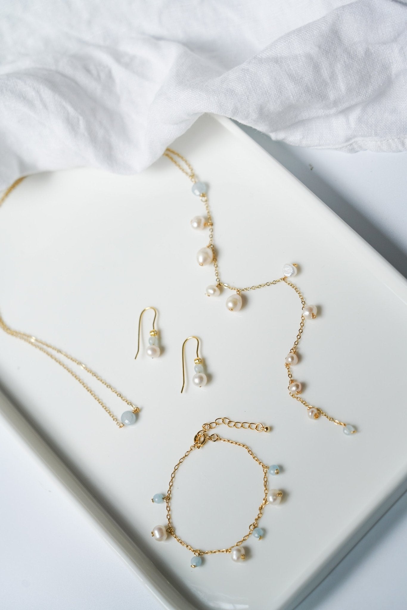 Paraiso - Collier de dos bleu avec perles - Collier de dos - Atelier Lilac
