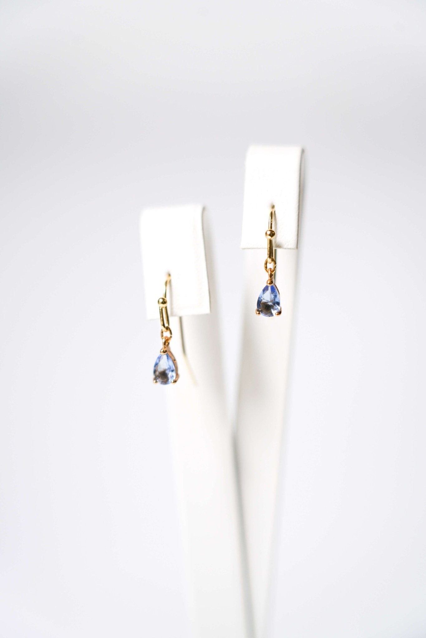 Saphir - Boucles d'oreilles Bleues - Boucles d'oreilles courtes - Atelier Lilac