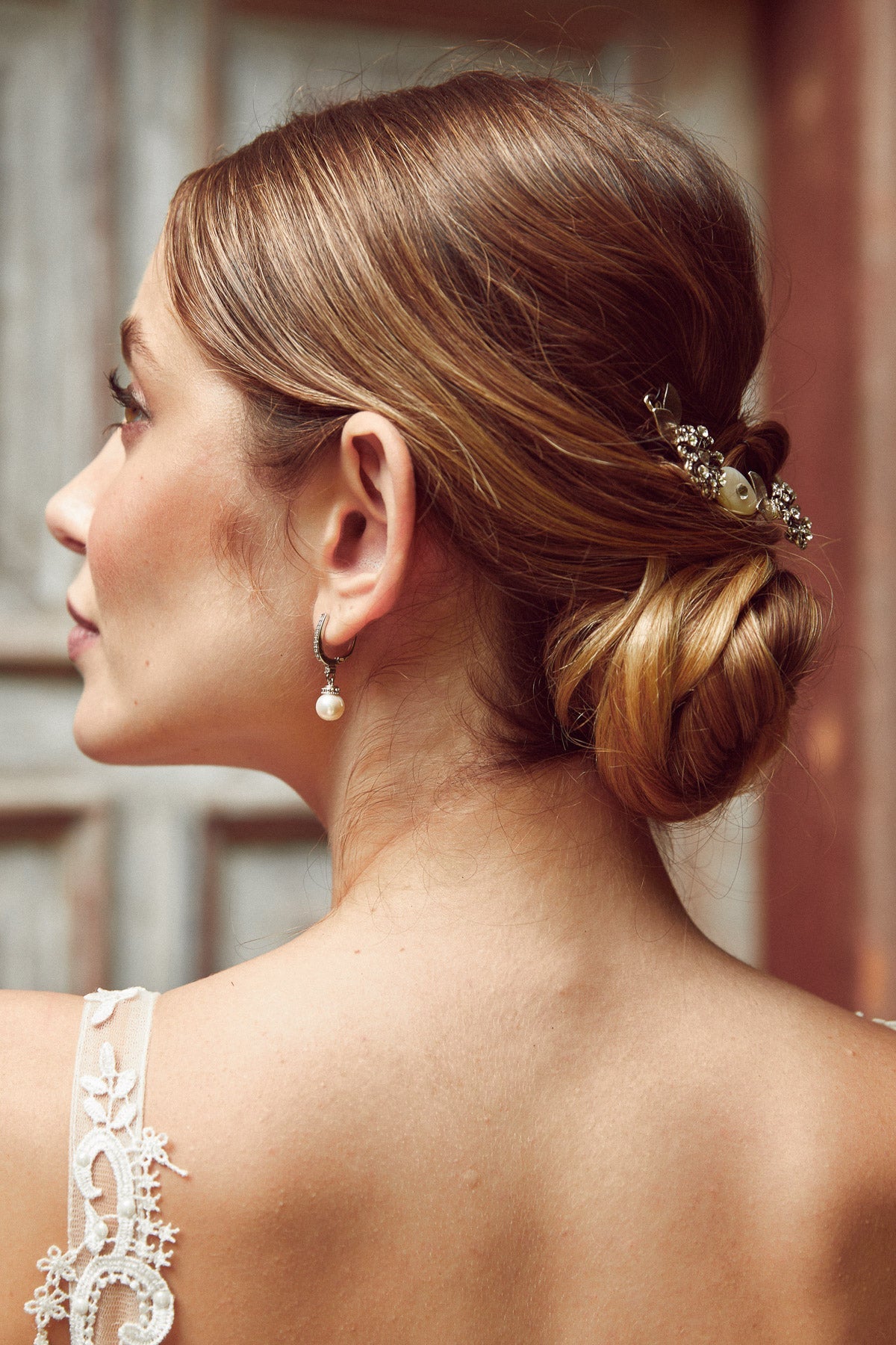 Taina - Boucles d'oreilles mariage courtes élégantes en perles naturelles - Boucles d'oreilles courtes - Atelier Lilac