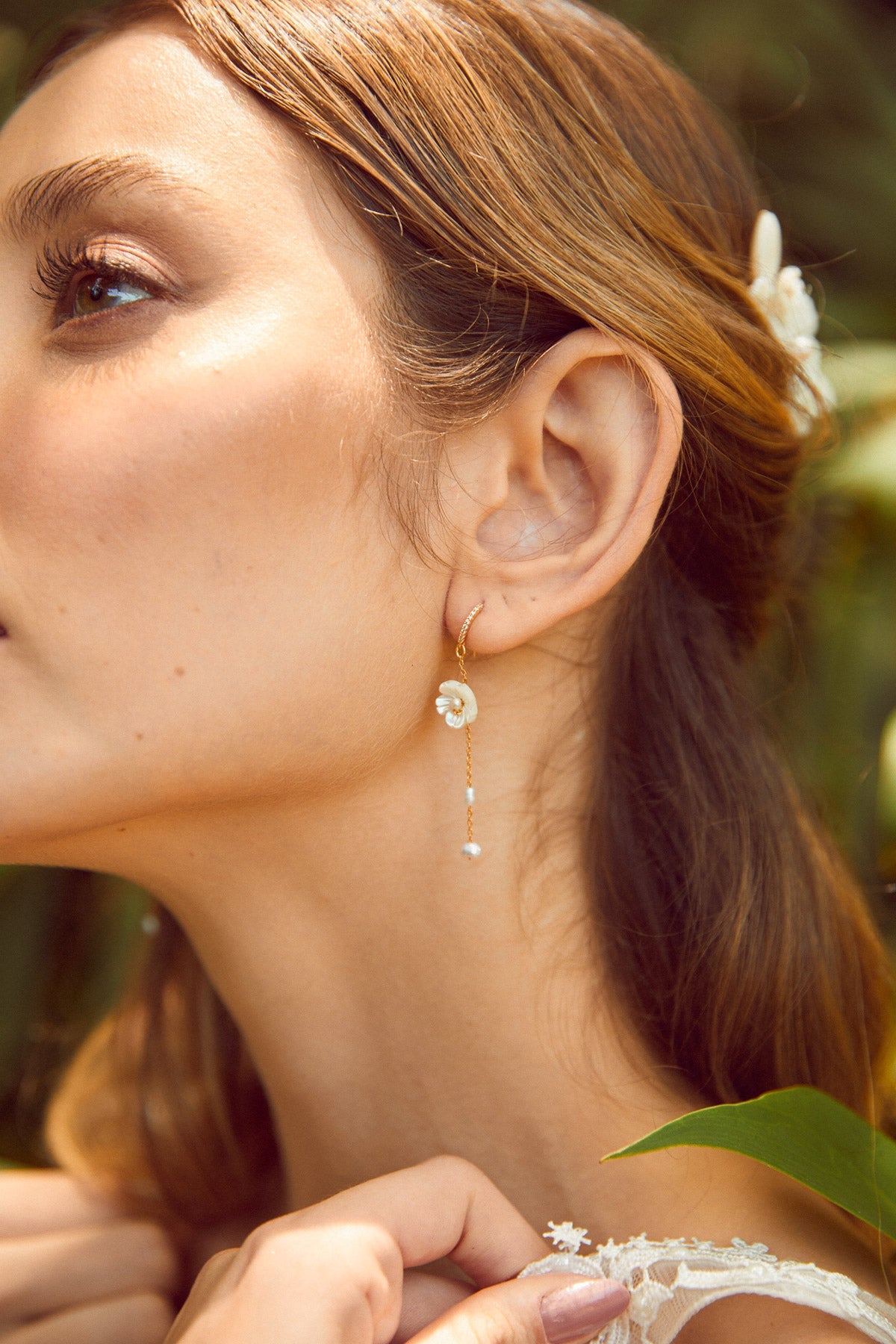 Thais - Boucles d'oreilles pendantes florales - Boucles d'oreilles longues - Atelier Lilac