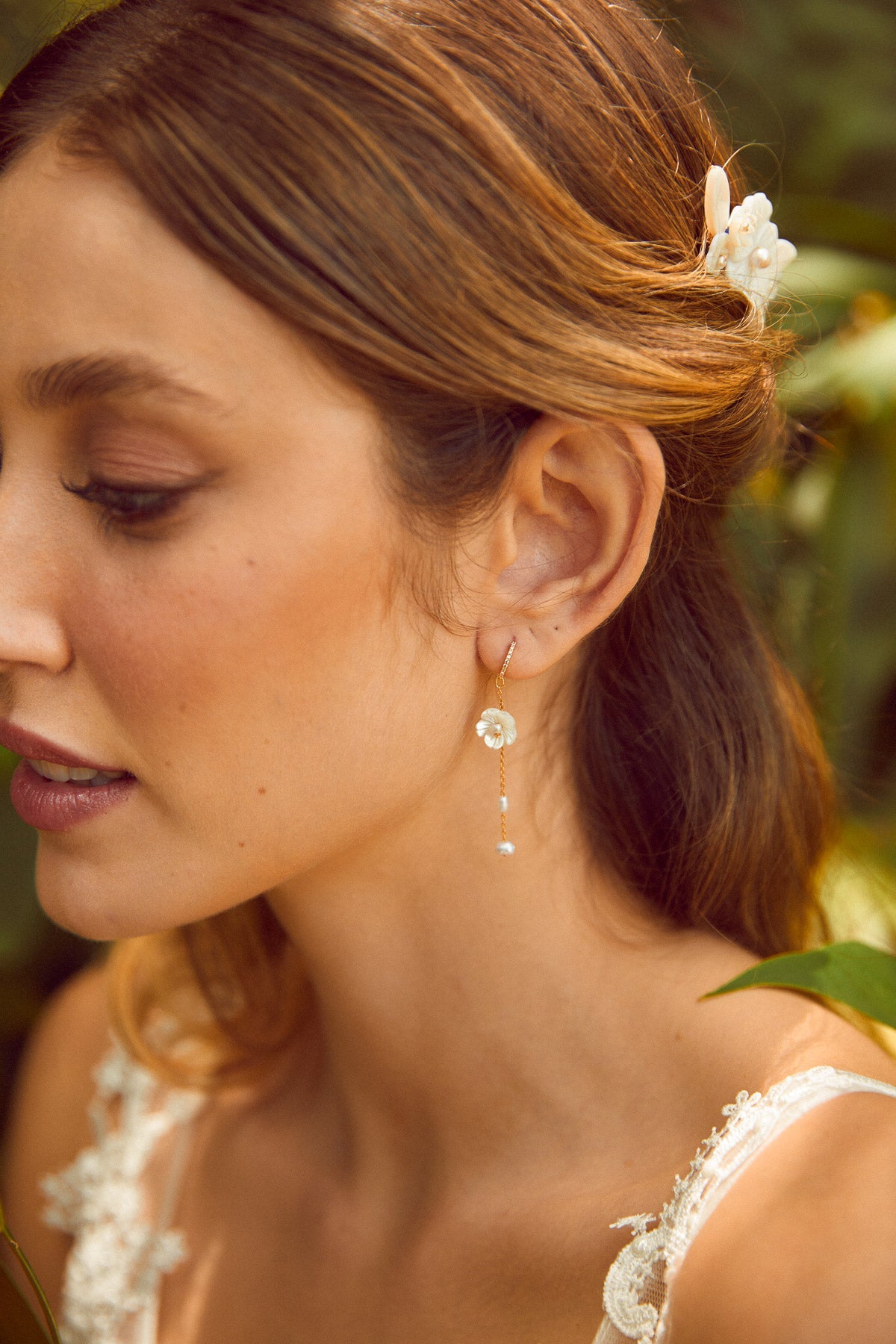 Thais - Boucles d'oreilles pendantes florales - Boucles d'oreilles longues - Atelier Lilac