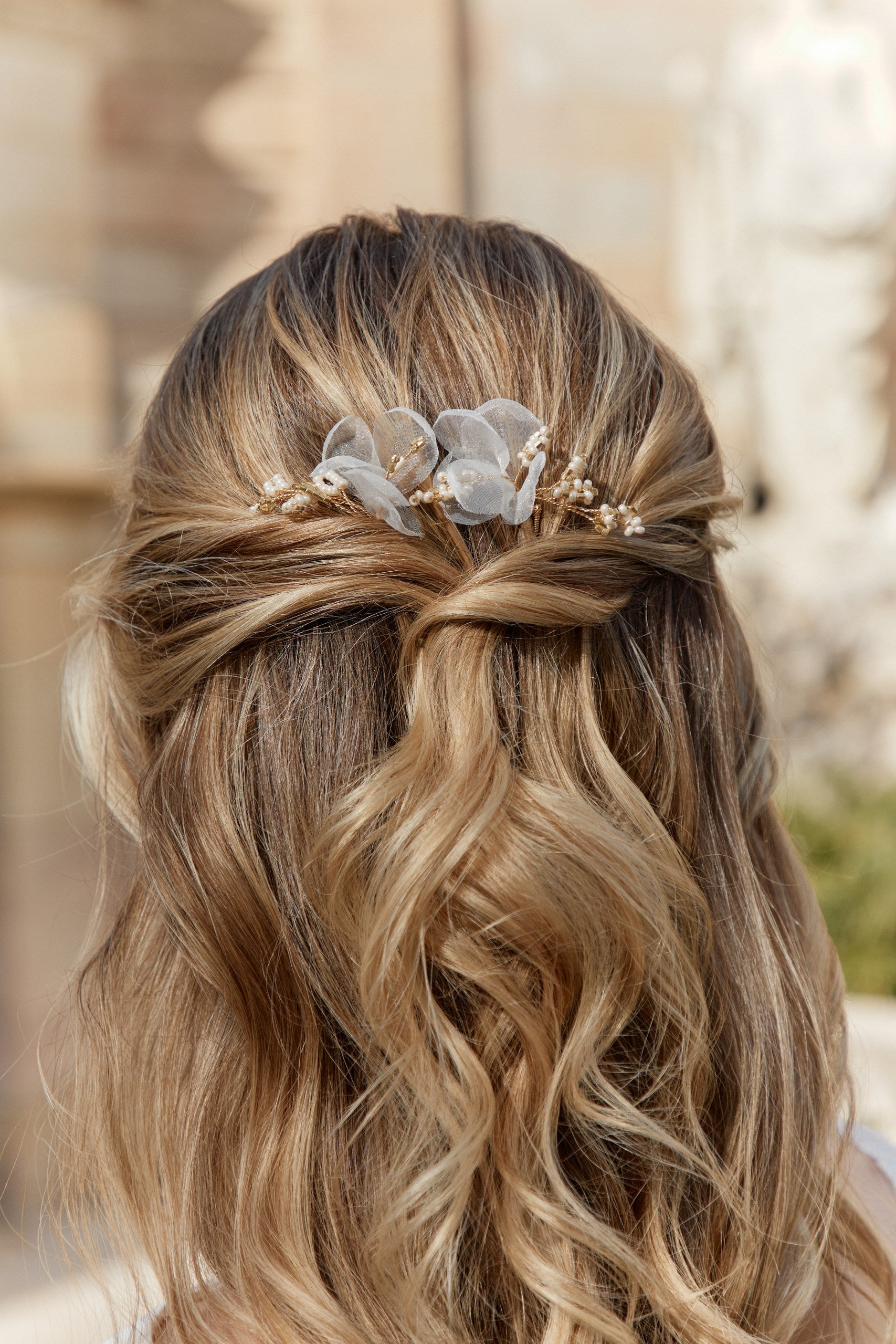 Acessórios de cabelo florais para casamento