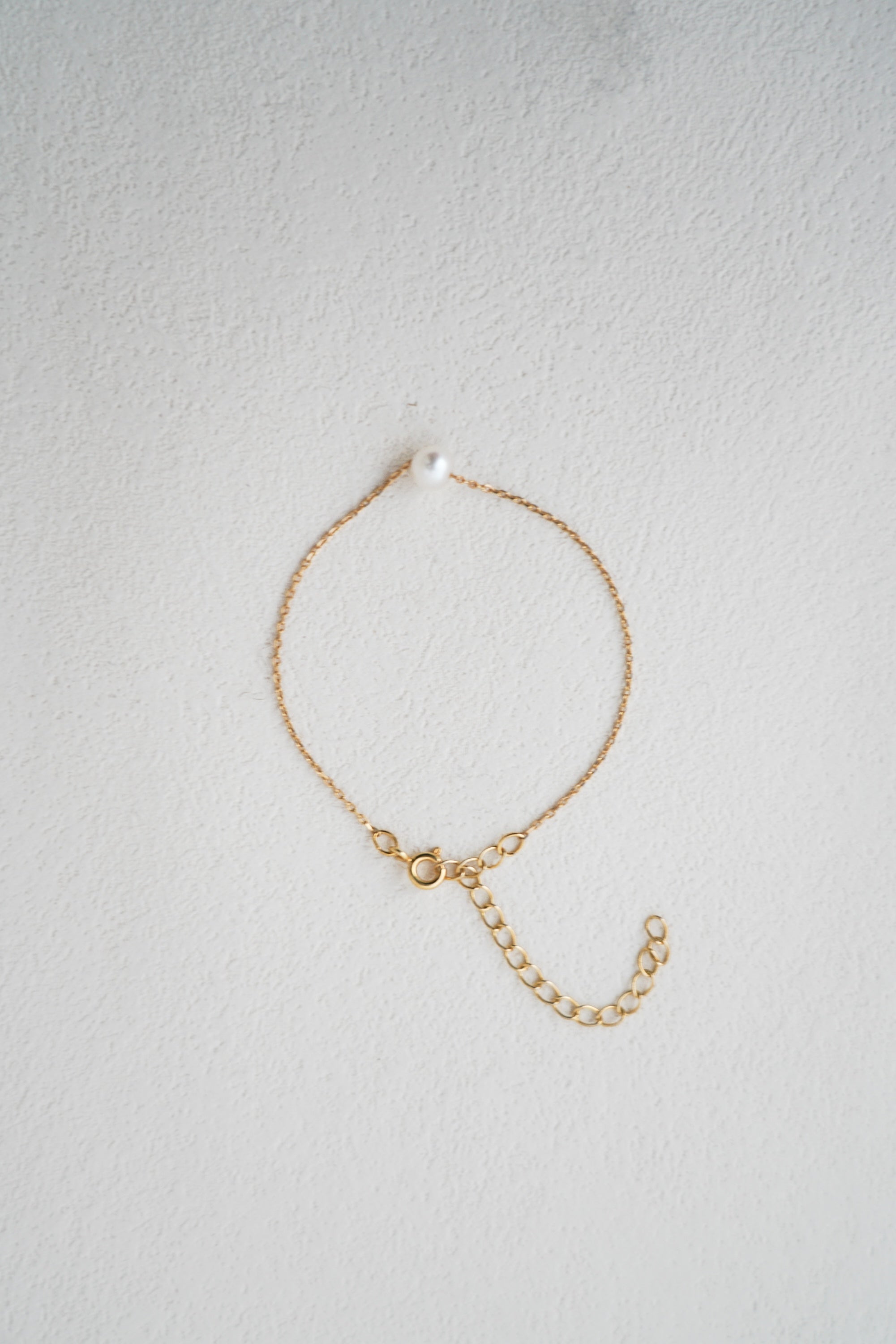 Bracelet solitaire zircon plaqué or