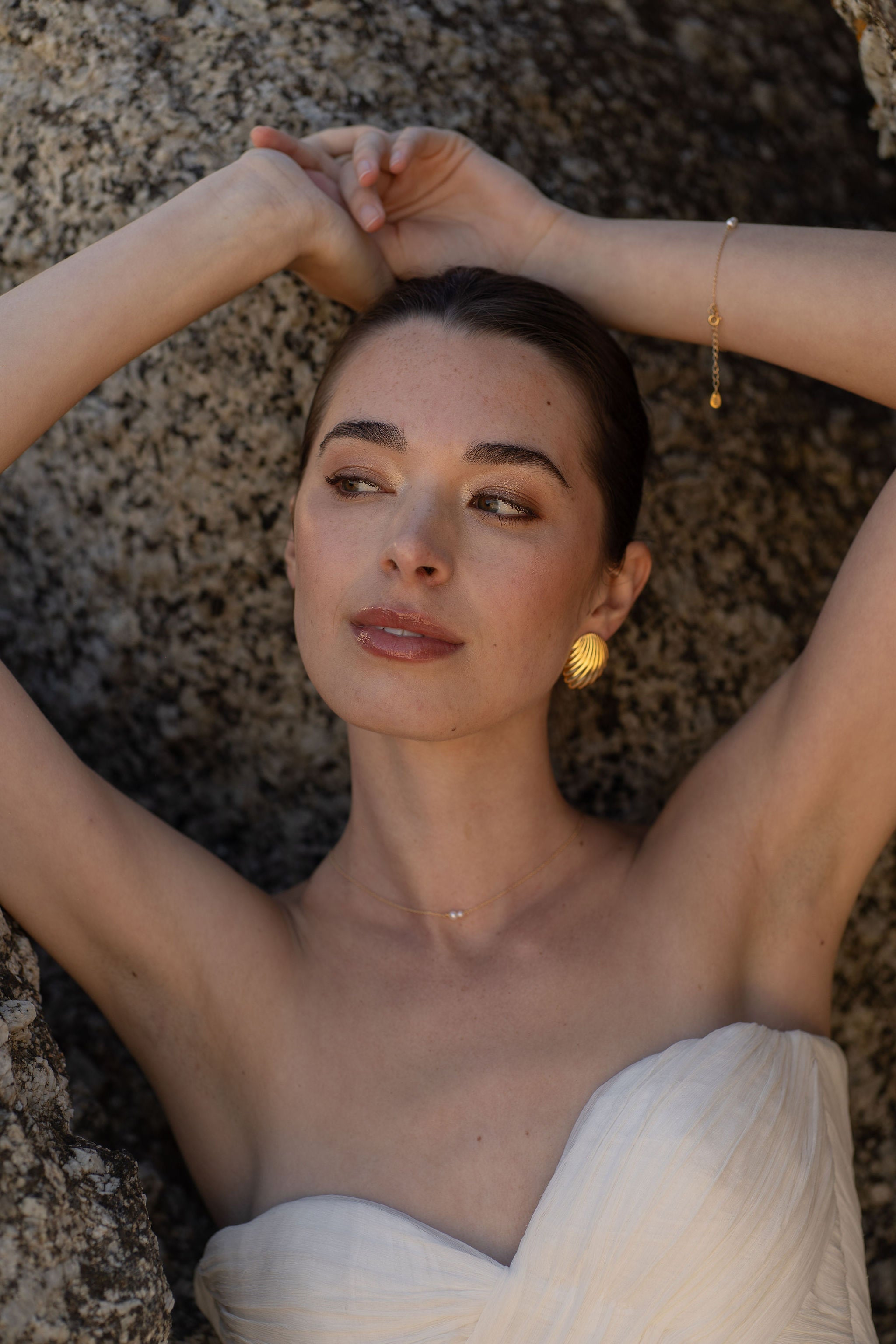 Haliotis – Boucles d'oreilles minimaliste coquille