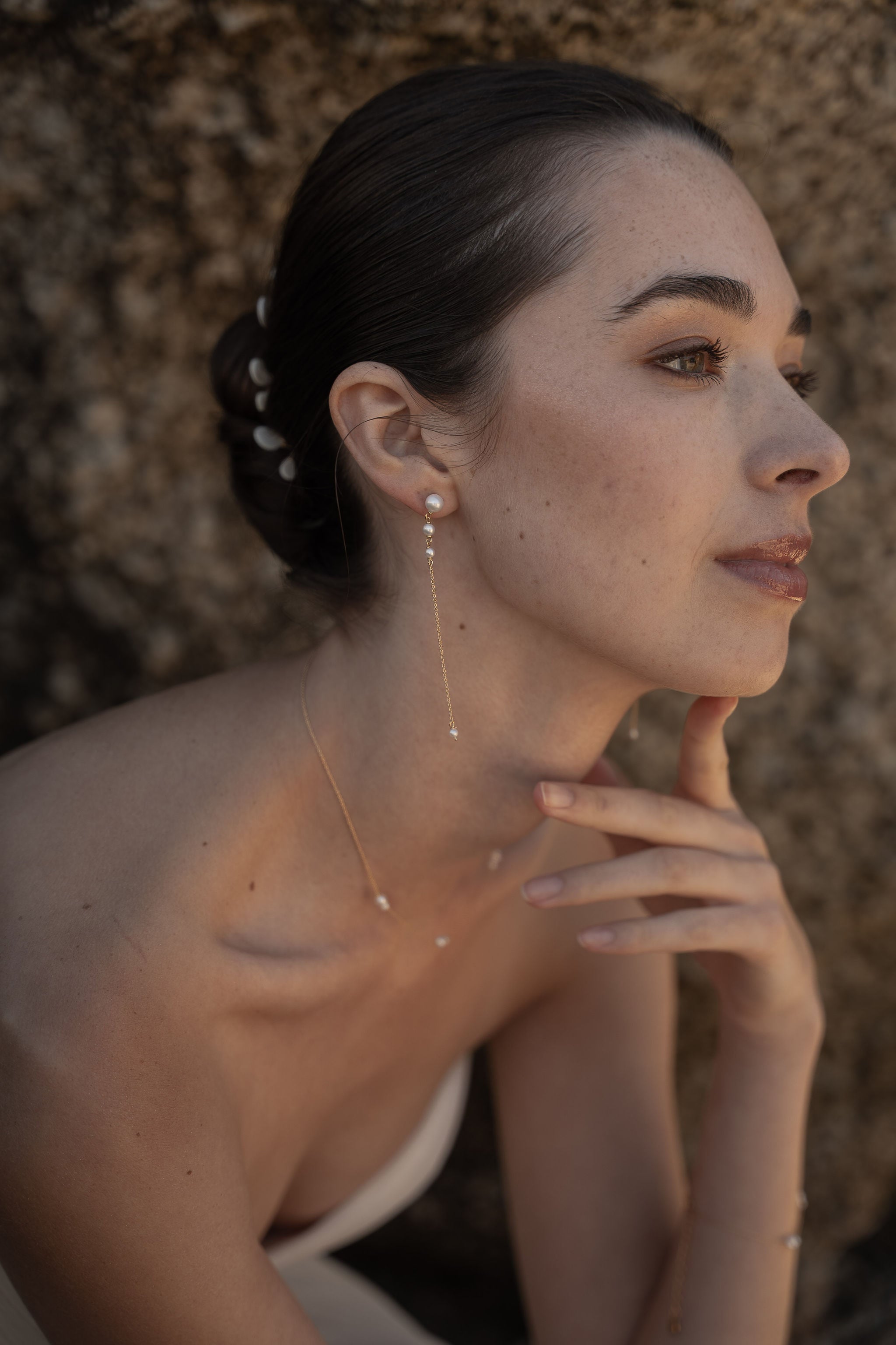 Nala - Boucles d'oreilles pendante  minimaliste perles naturelles personnalisable